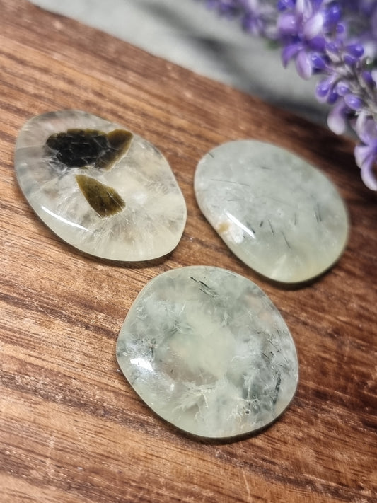 Prehnite small flatstones