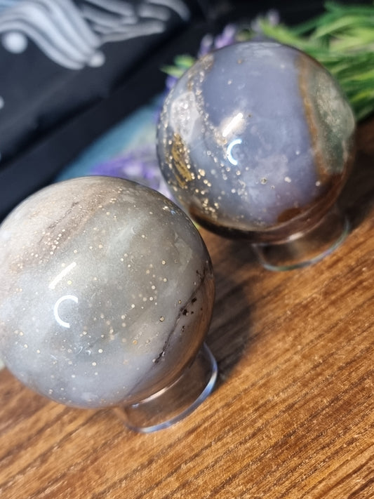 Starry sky agate spheres