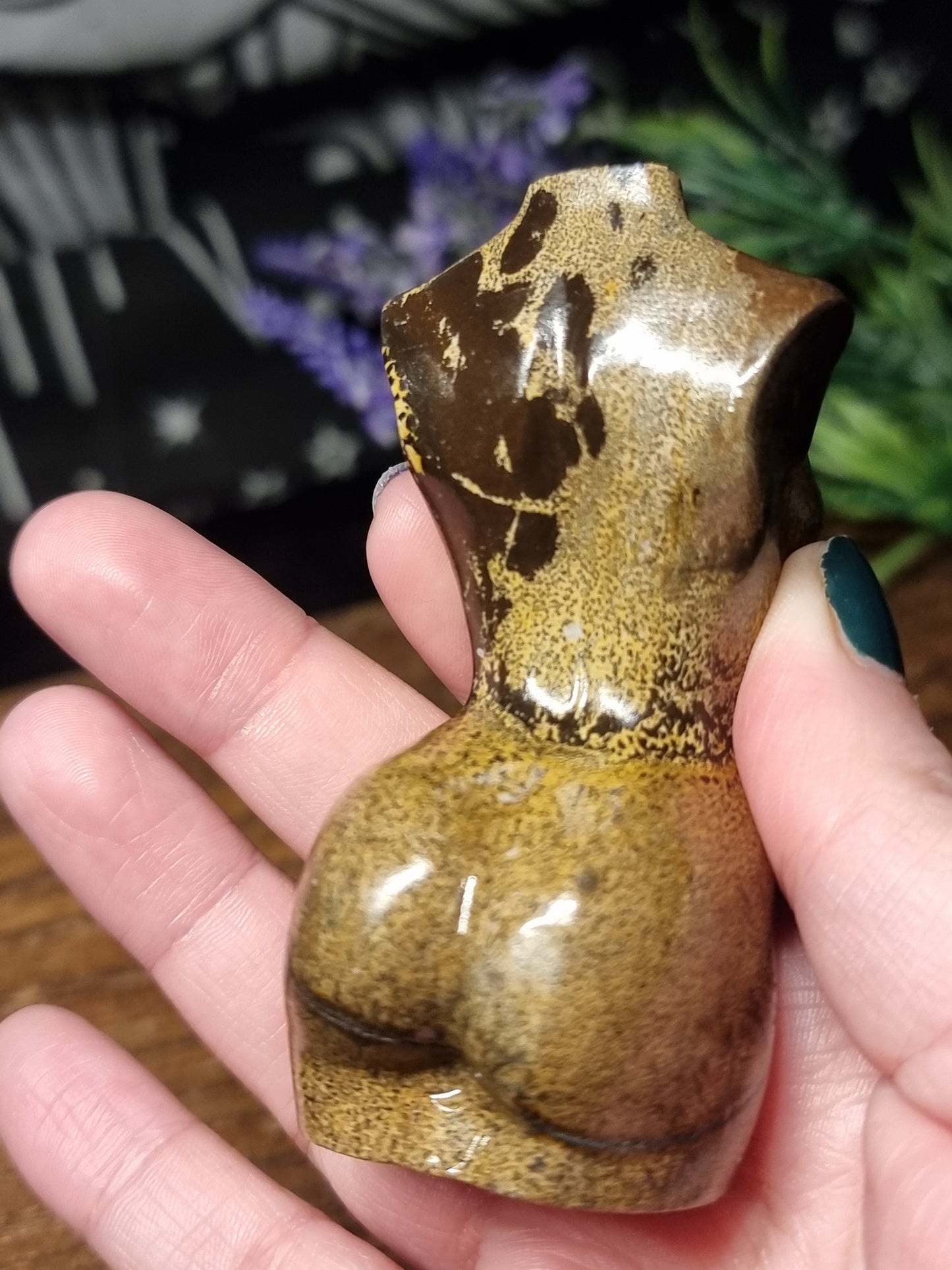 Picture jasper body carving