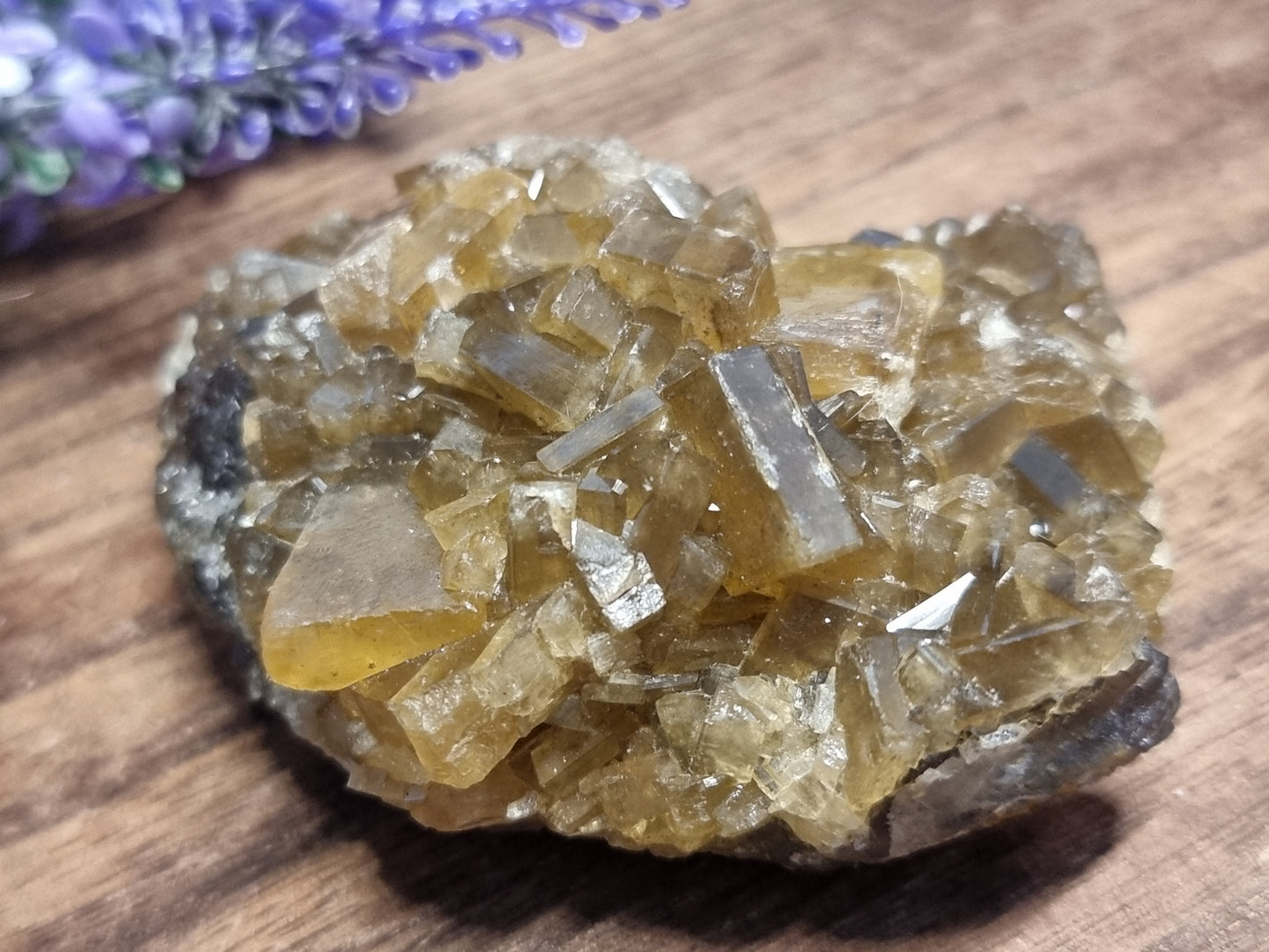 High quality golden baryte B