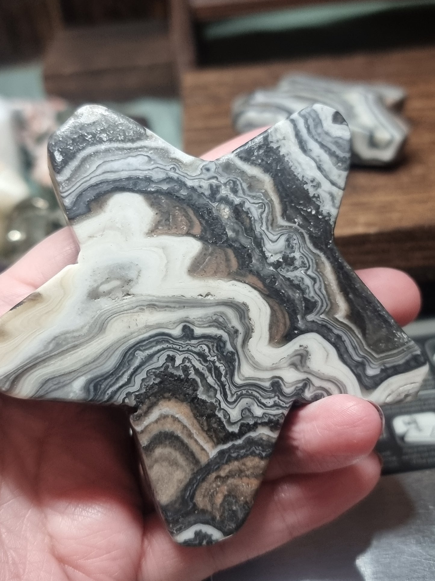 Dendritic calcite stars