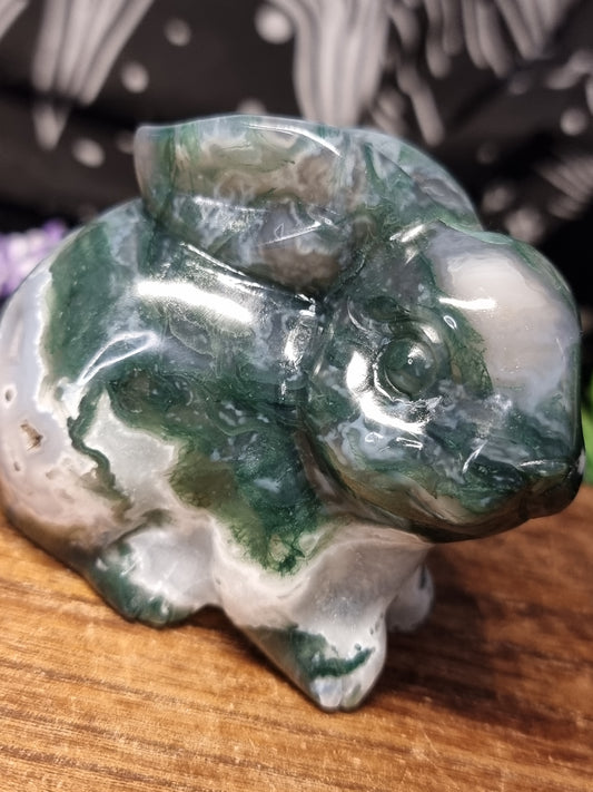 Moss agate bunny carving