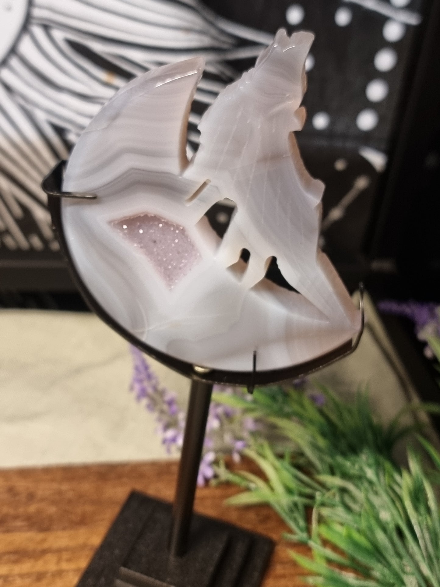 Amethyst agate Wolf on stand