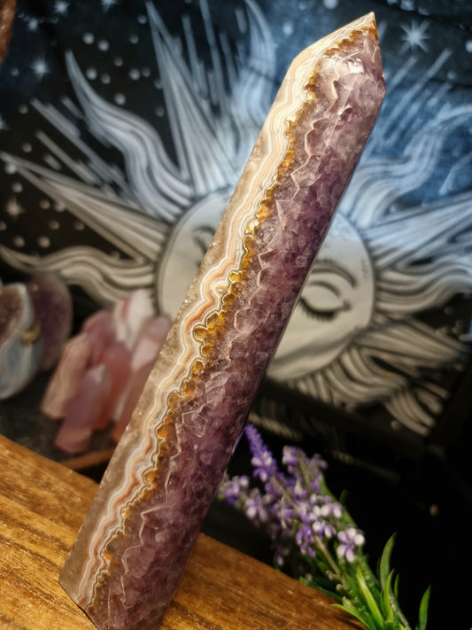 Amethyst mexican lace agate tower *chipped on side