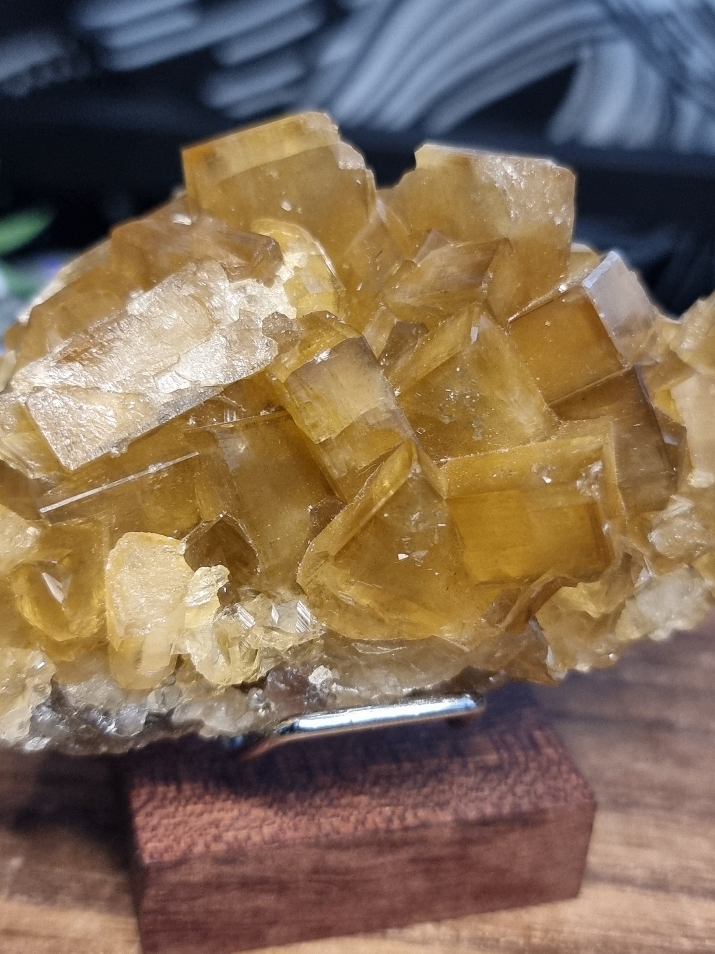 High quality golden Baryte C