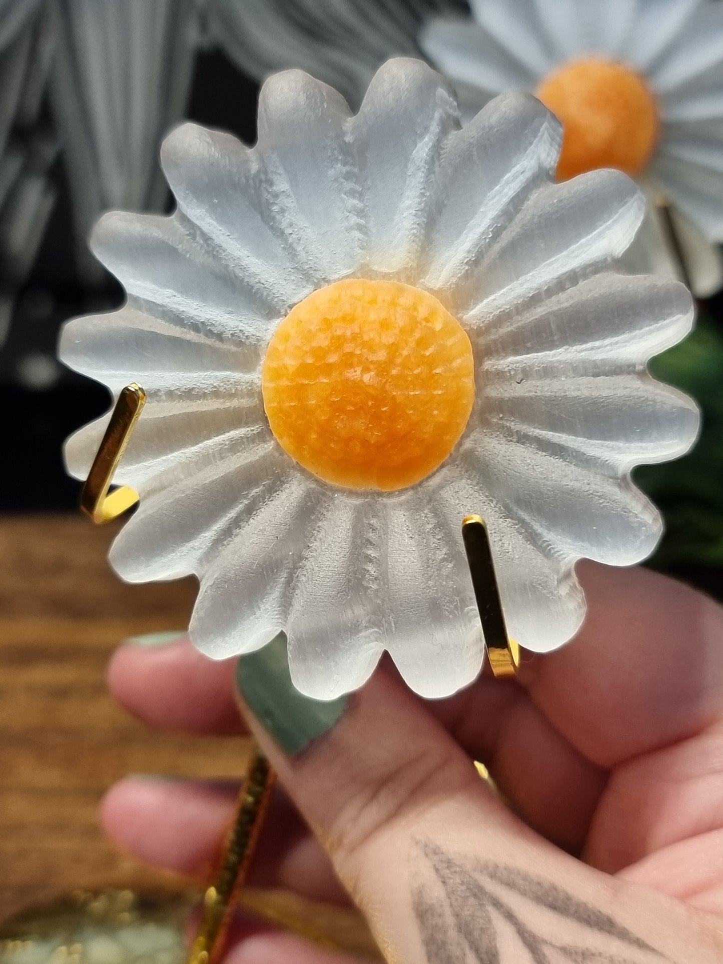 Satin spar Daisies