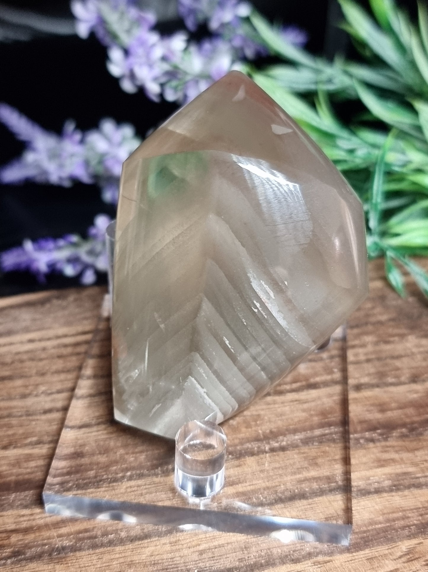 A grade phantom garden quartz freeform