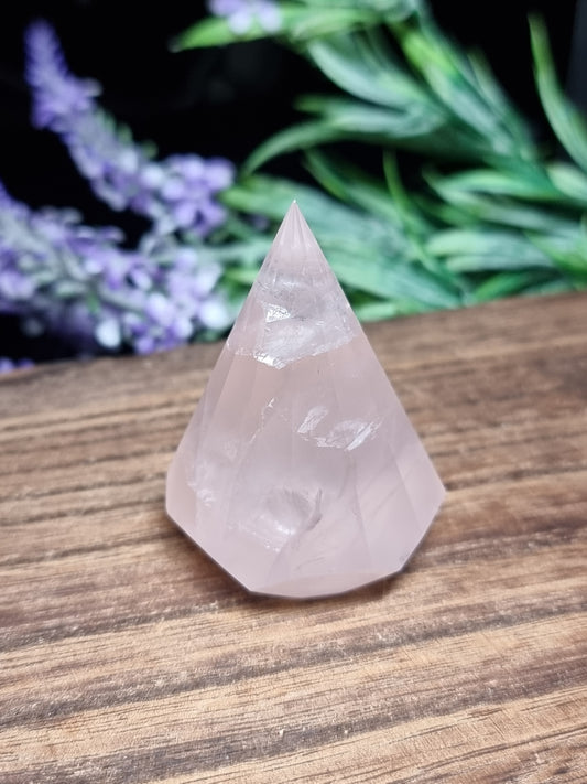 Rose quartz diamond