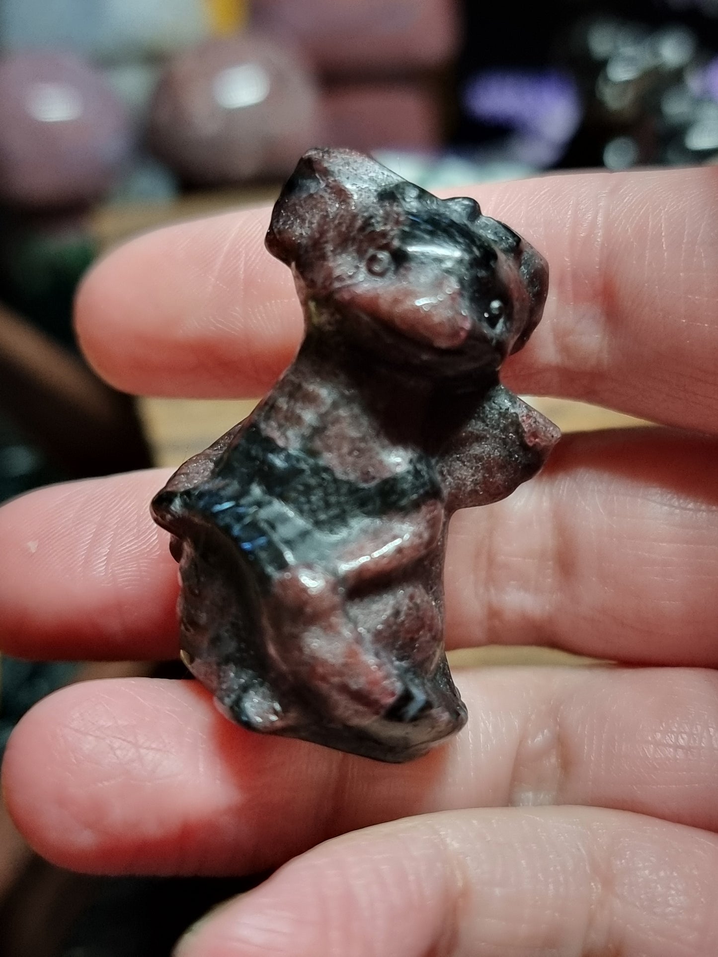 Sitting dragon carvings