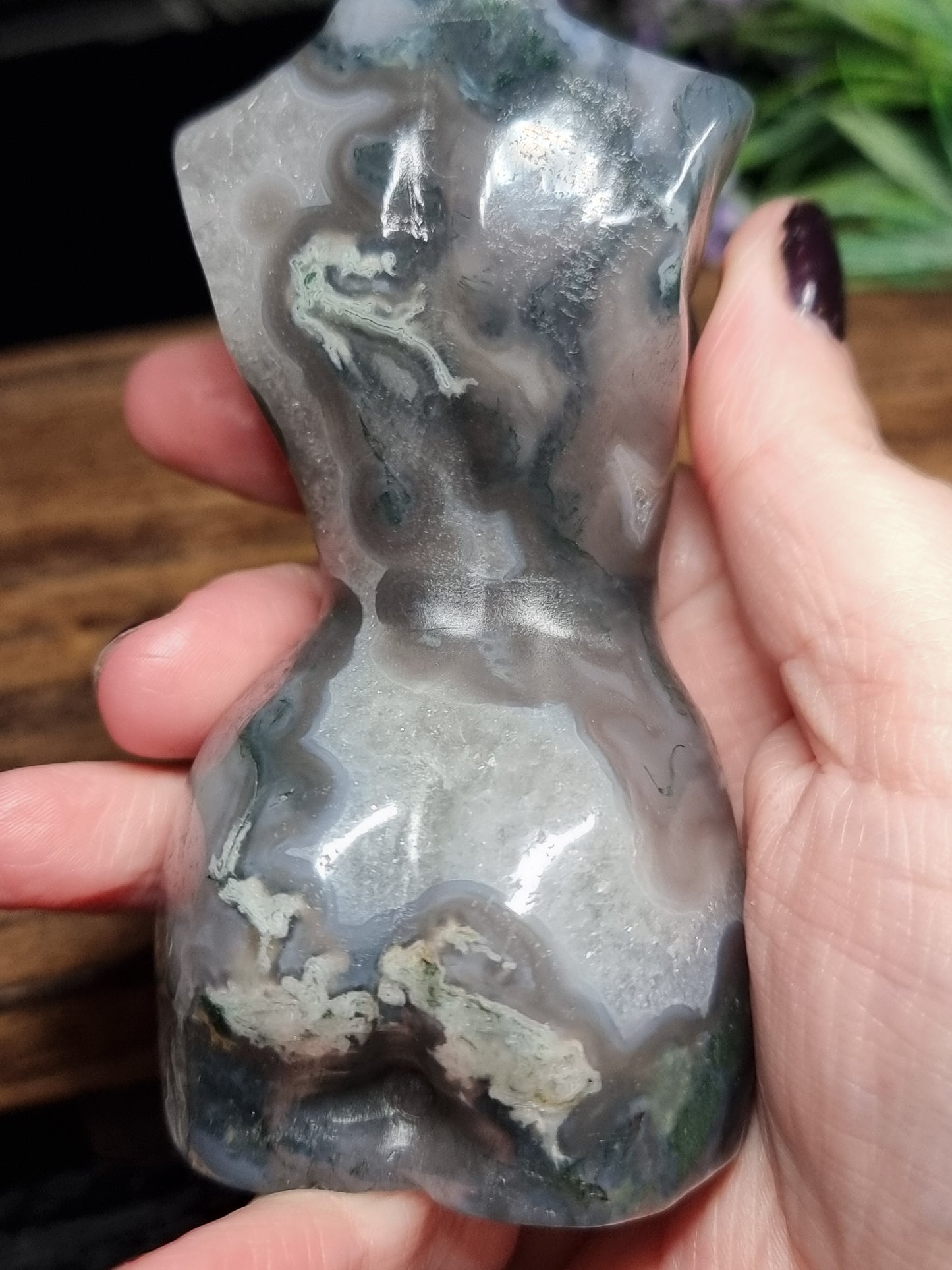 Moss agate body carving