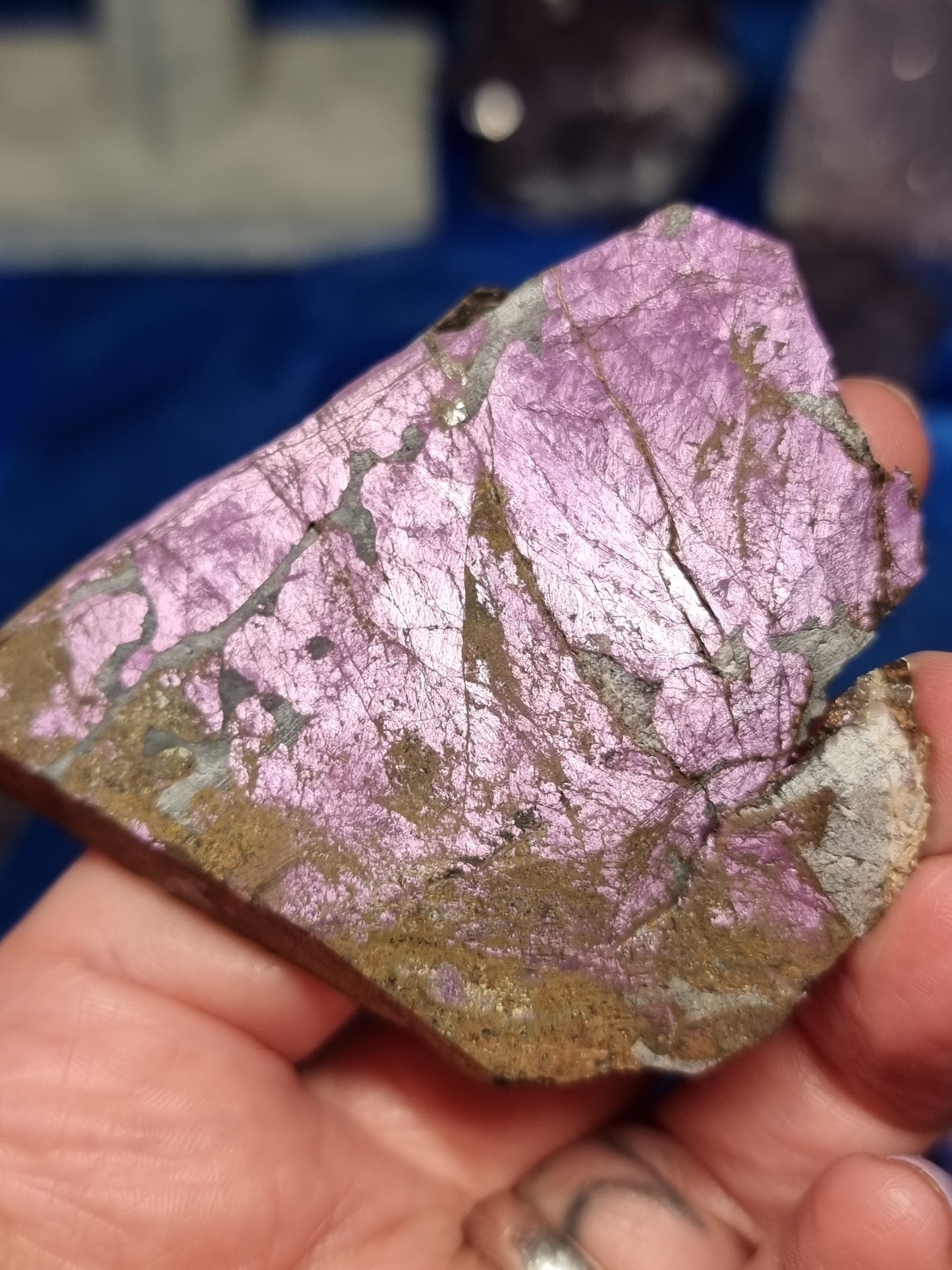 Purpurite slices