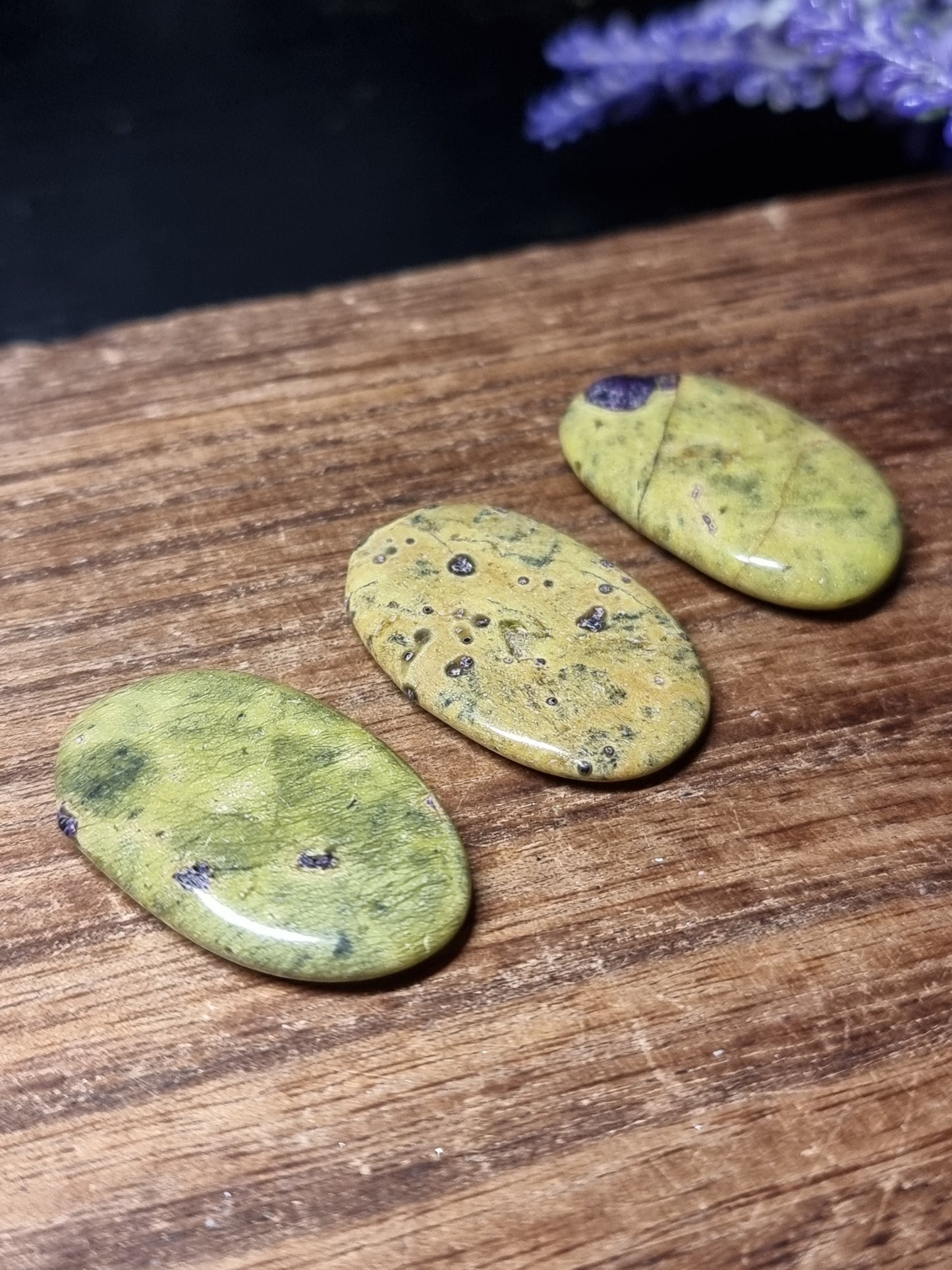 Serpentine with purple stichtite mini flatstones