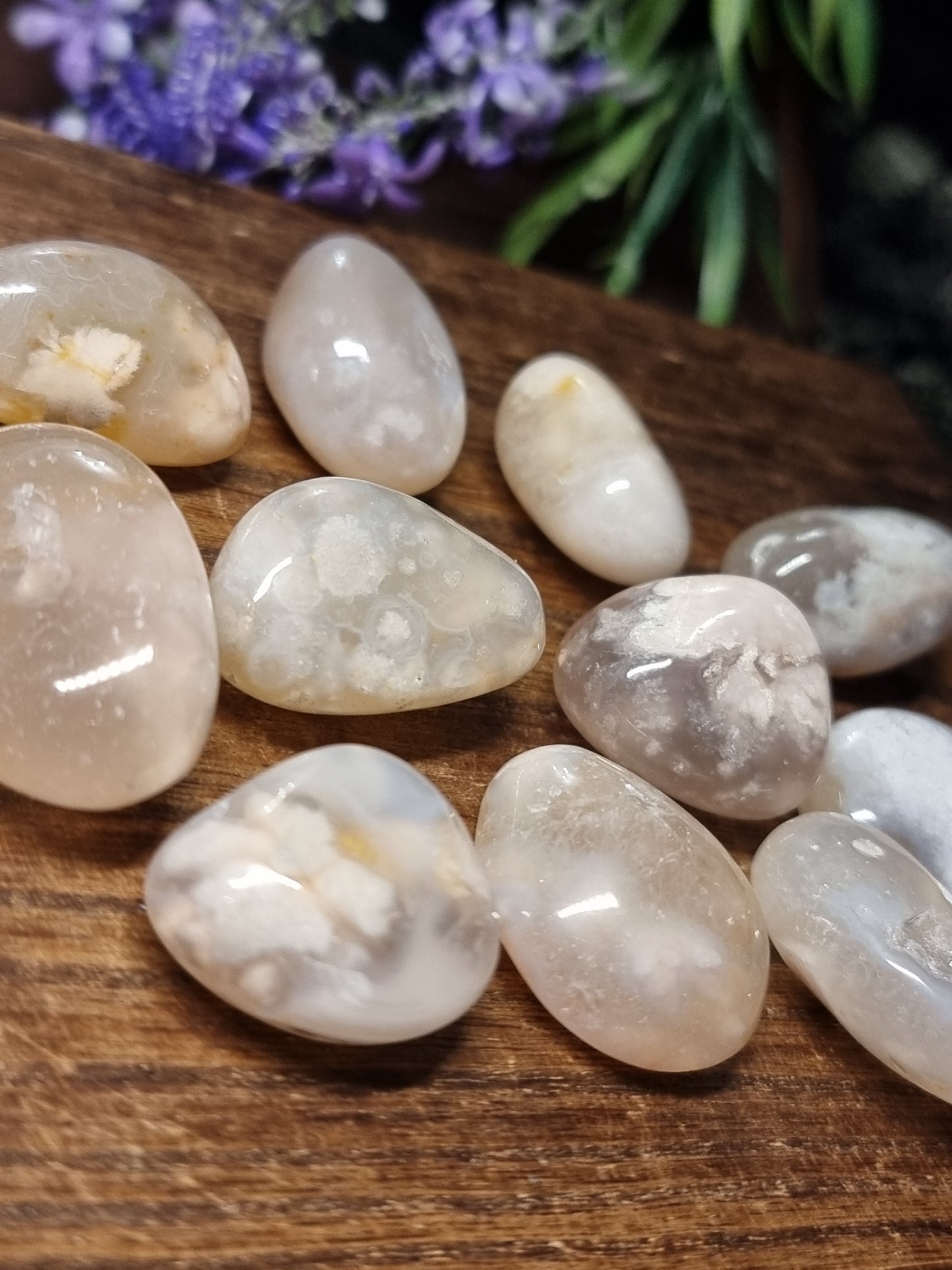 Flower agate tumbles