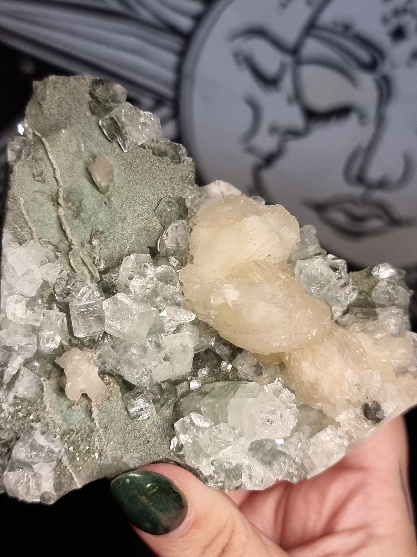 Marshy green apophyllite