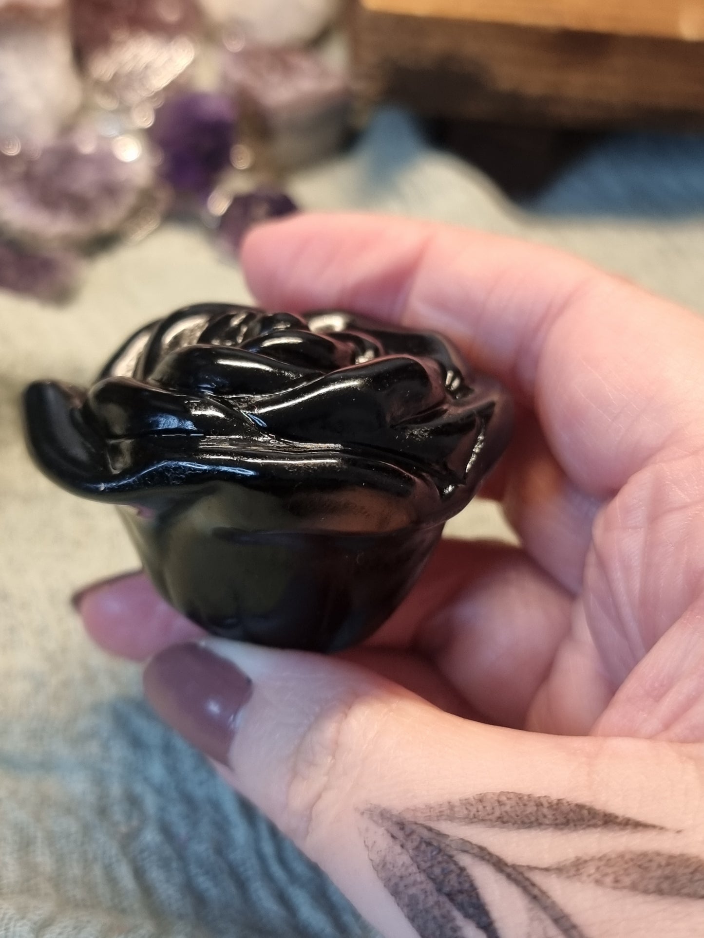 Obsidian roses