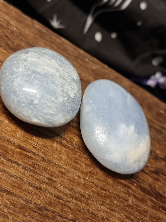Blue calcite palmstones