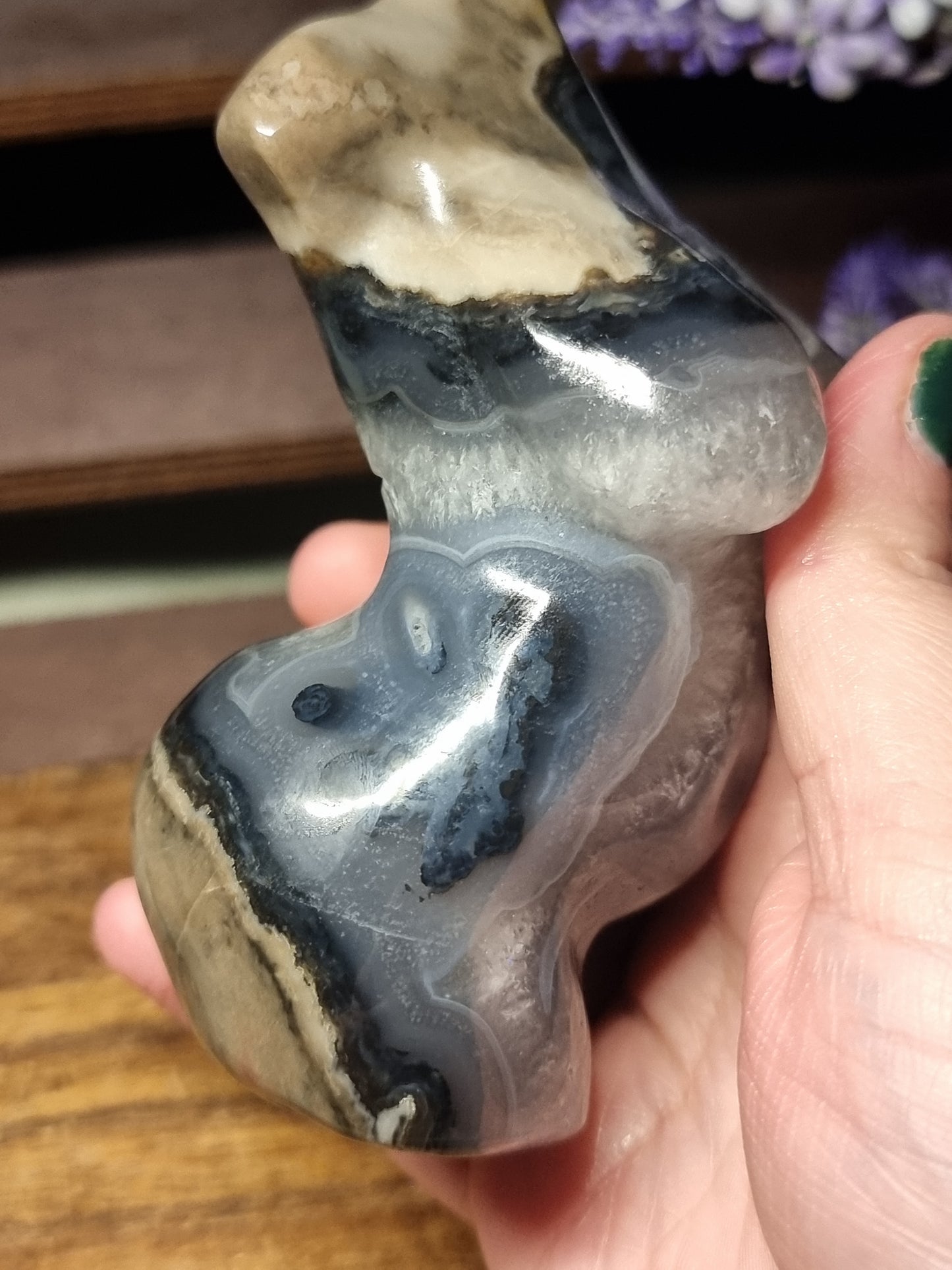 Volcano agate body carving