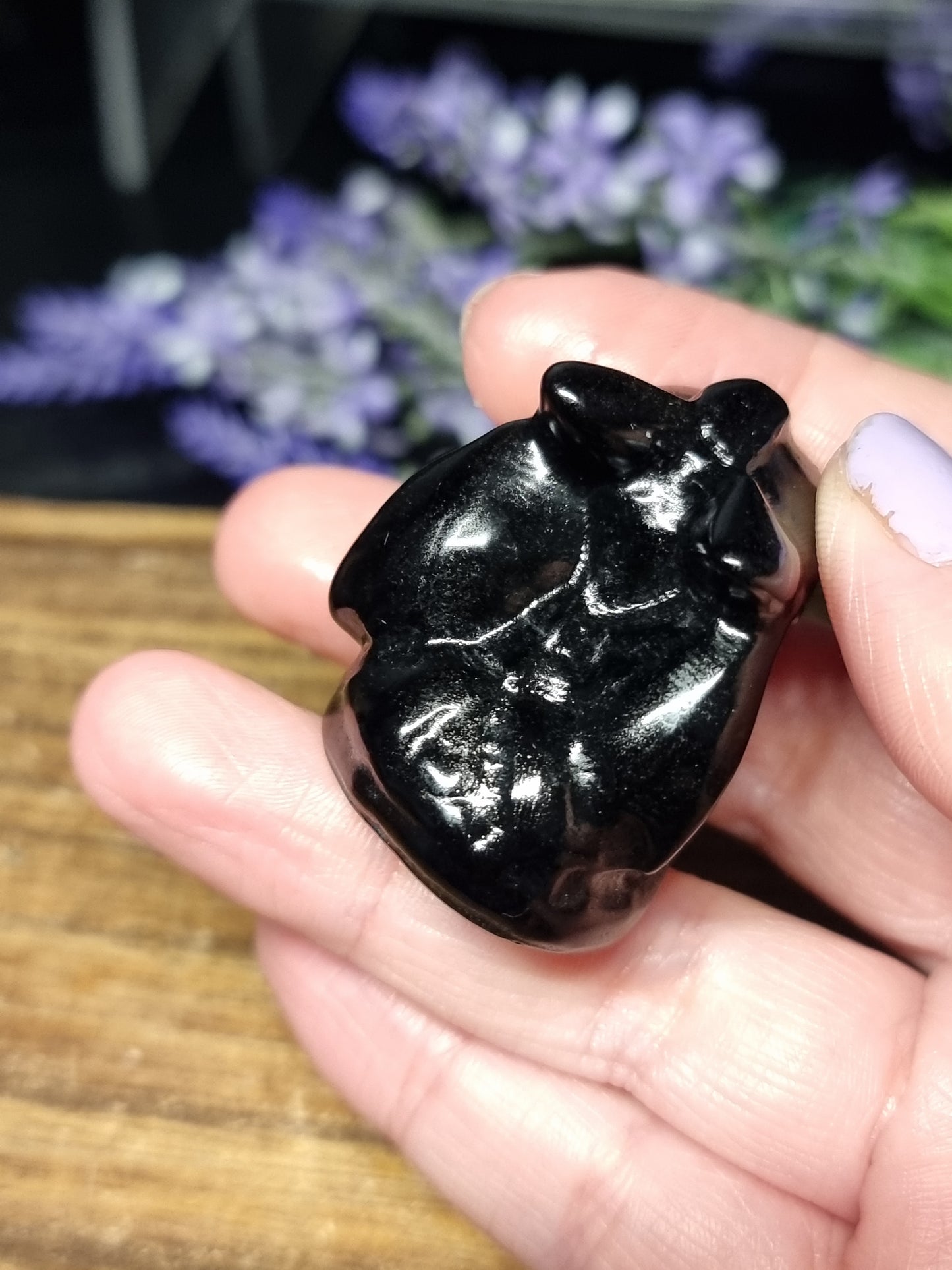Obsidian toothless carving