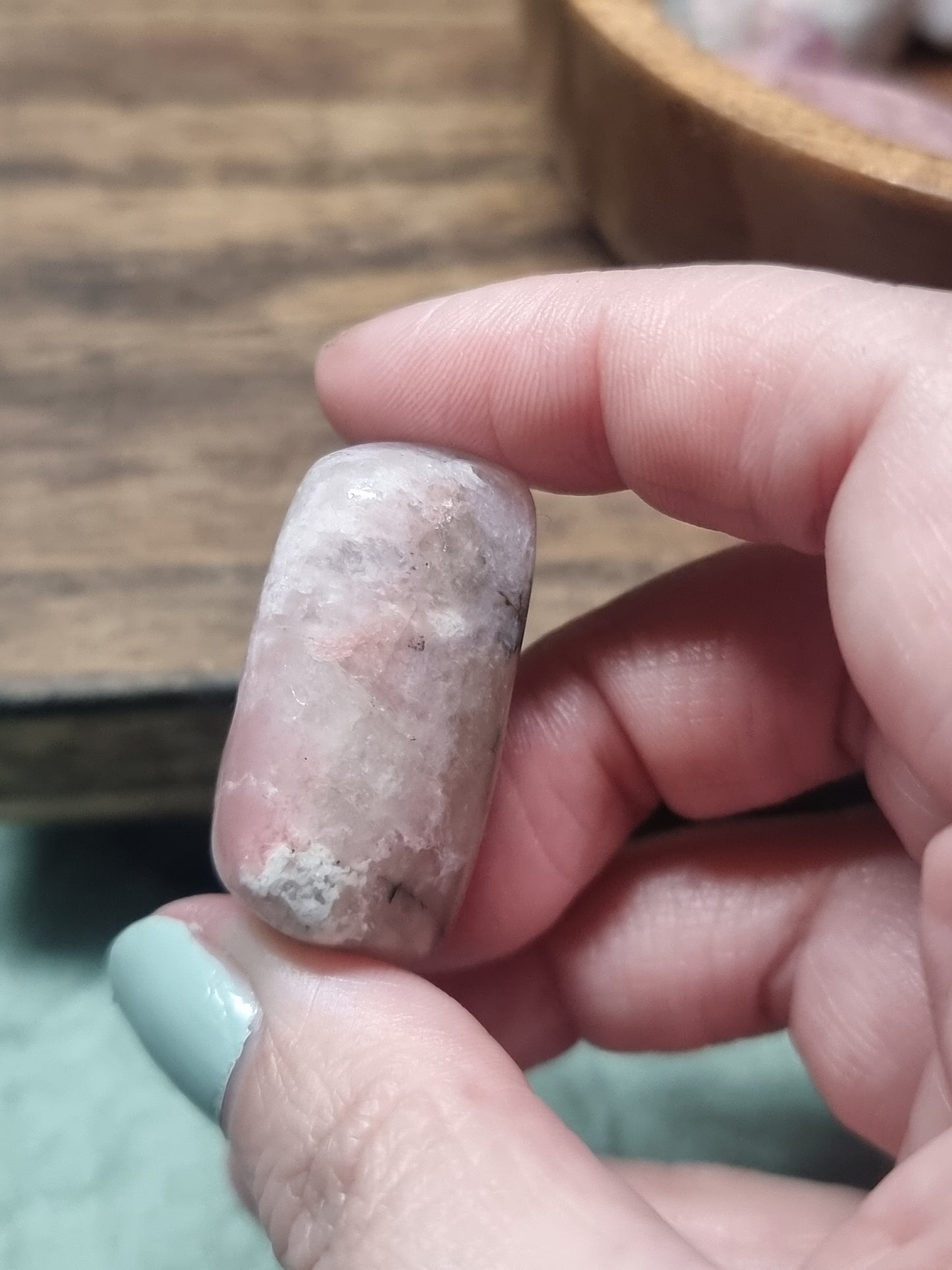 Thulite tumblestones