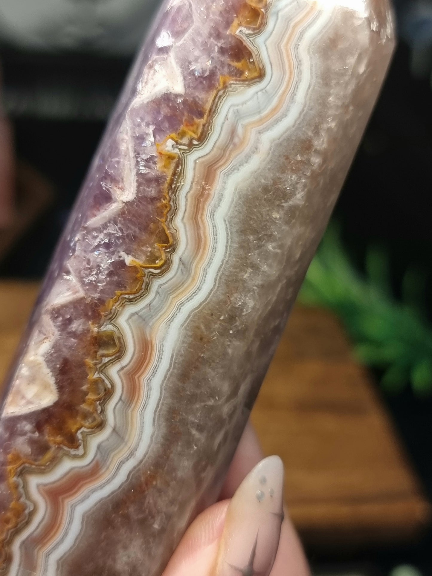 Amethyst mexican lace agate tower *chipped on side