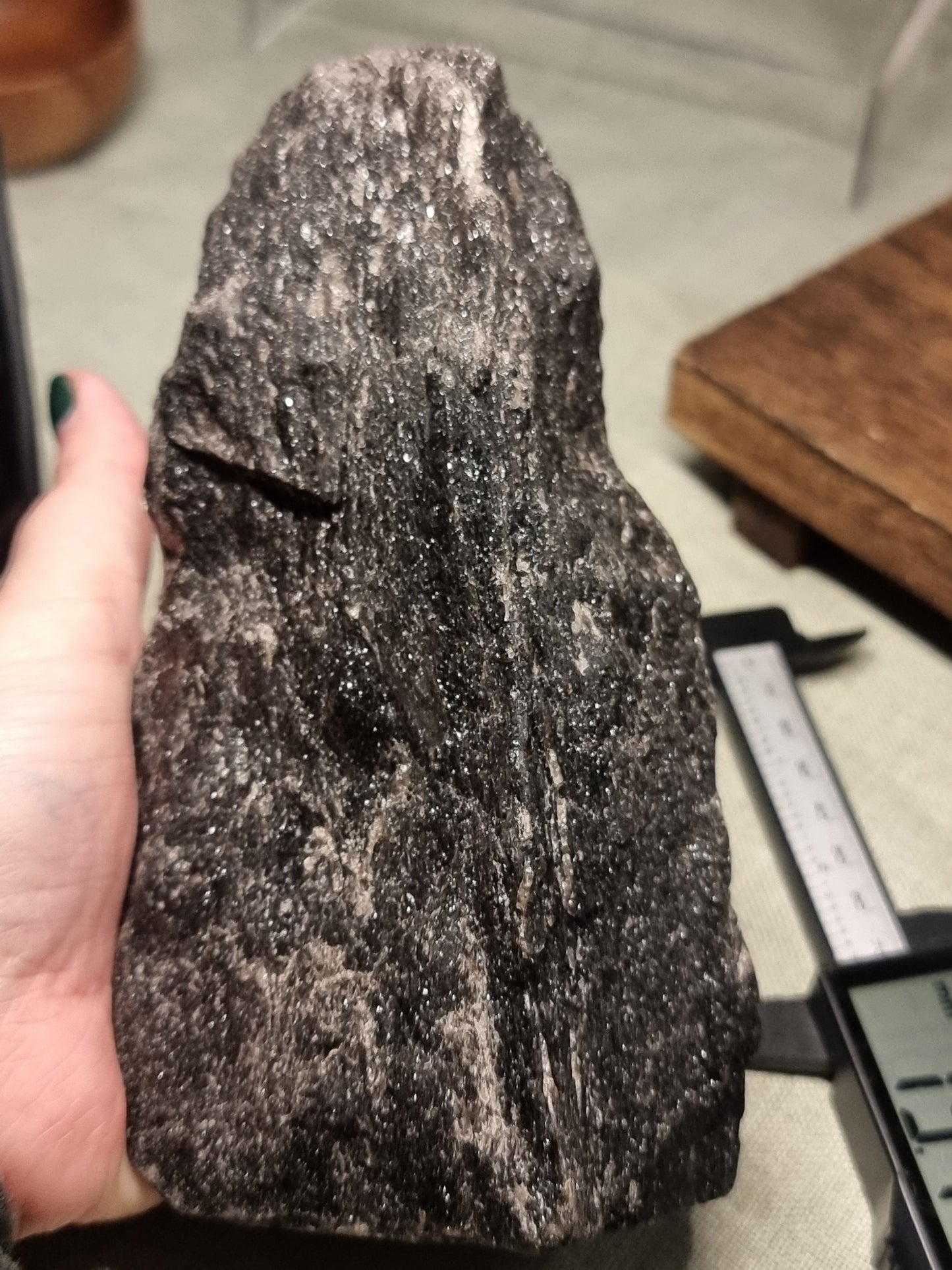 Black mica raw towers