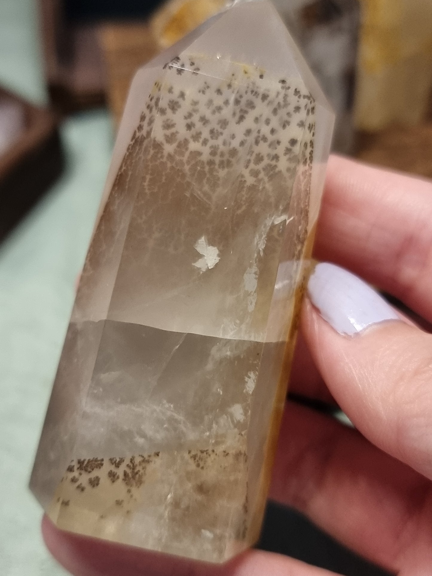 Dendritic quartz towers
