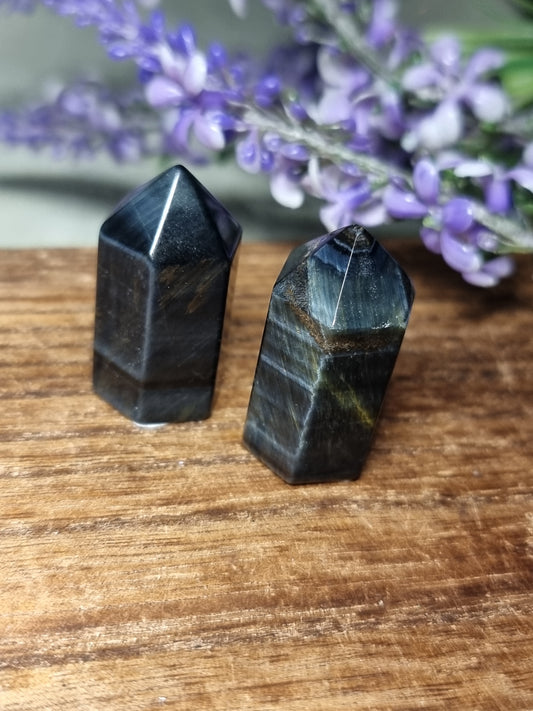 Small blue tigers eye points