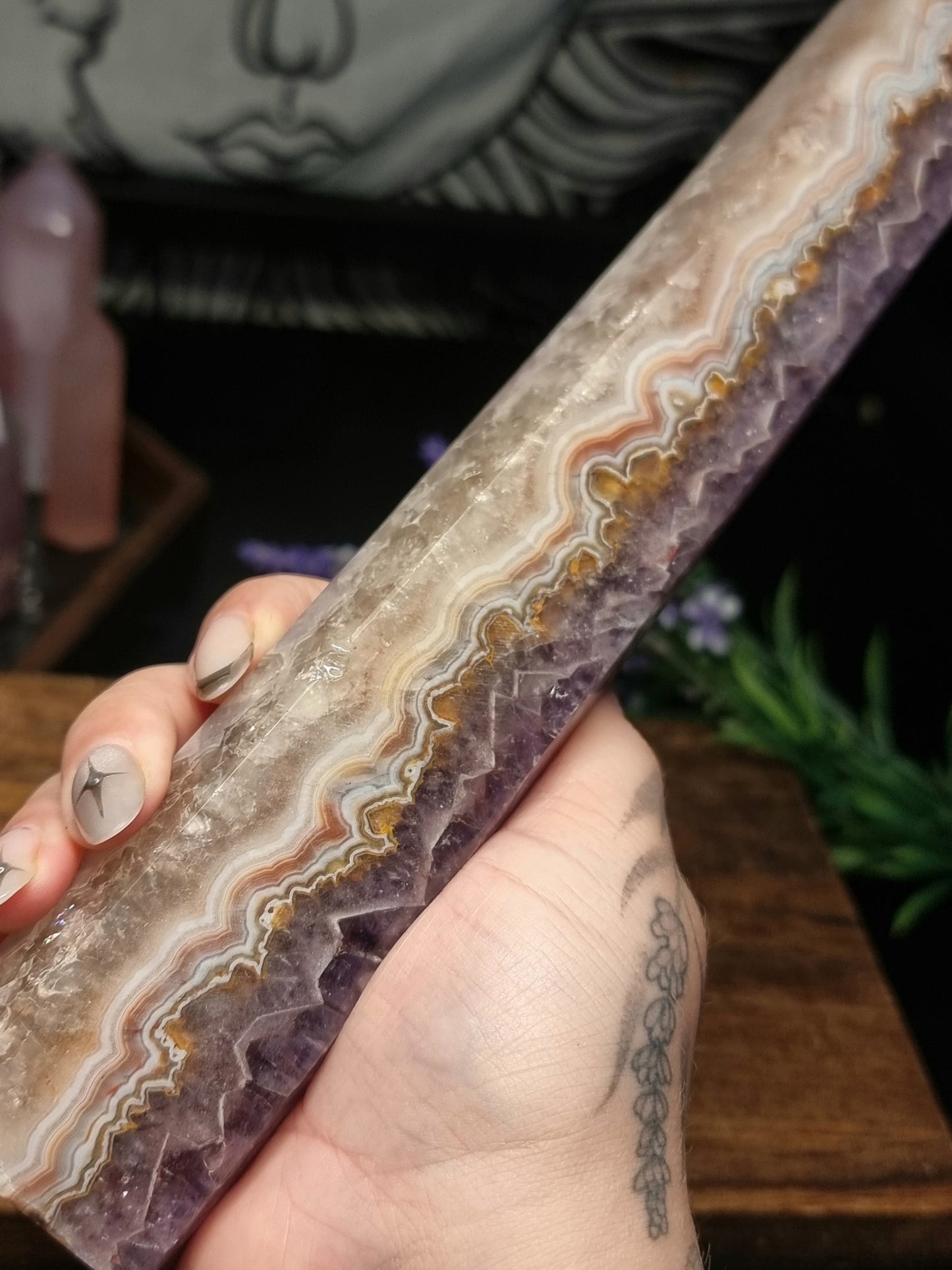 Amethyst mexican lace agate tower *chipped on side