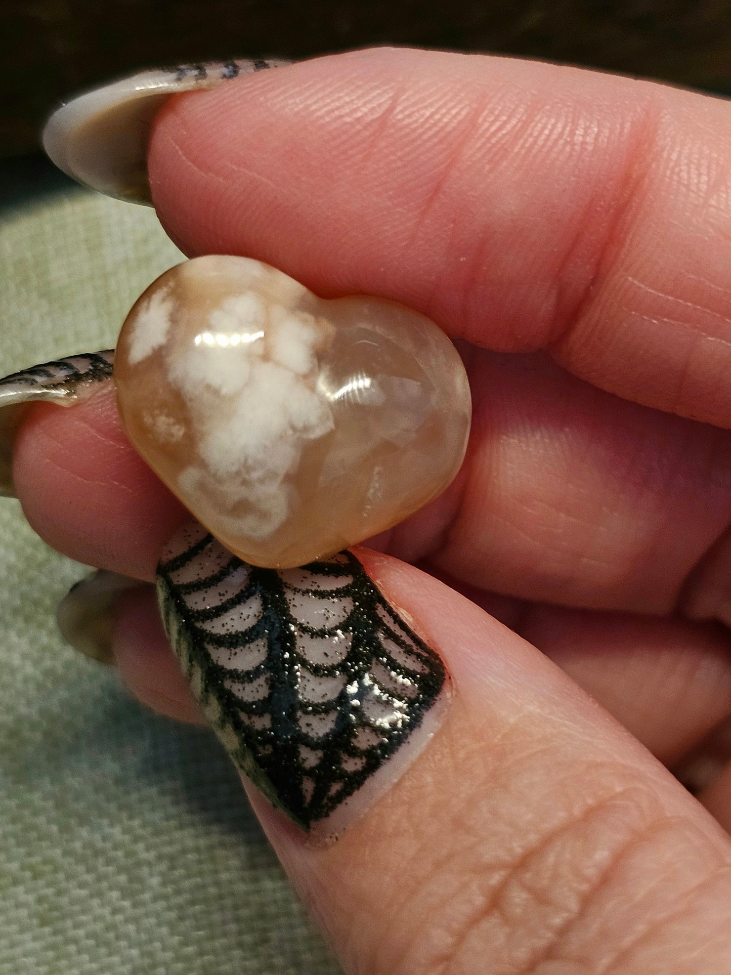 Mini Puffy flower agate heart