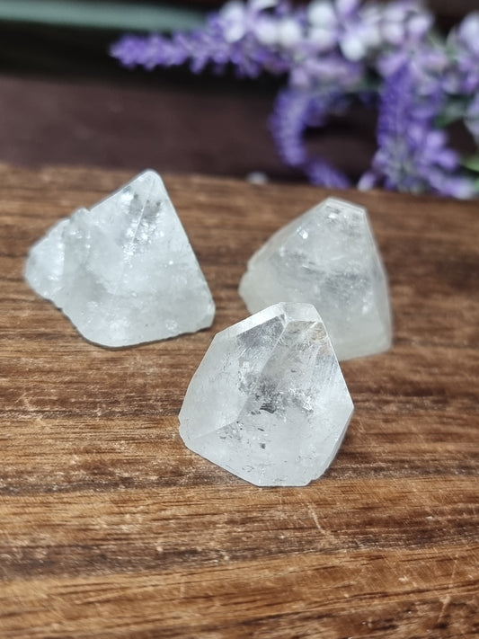 Apophyllite points