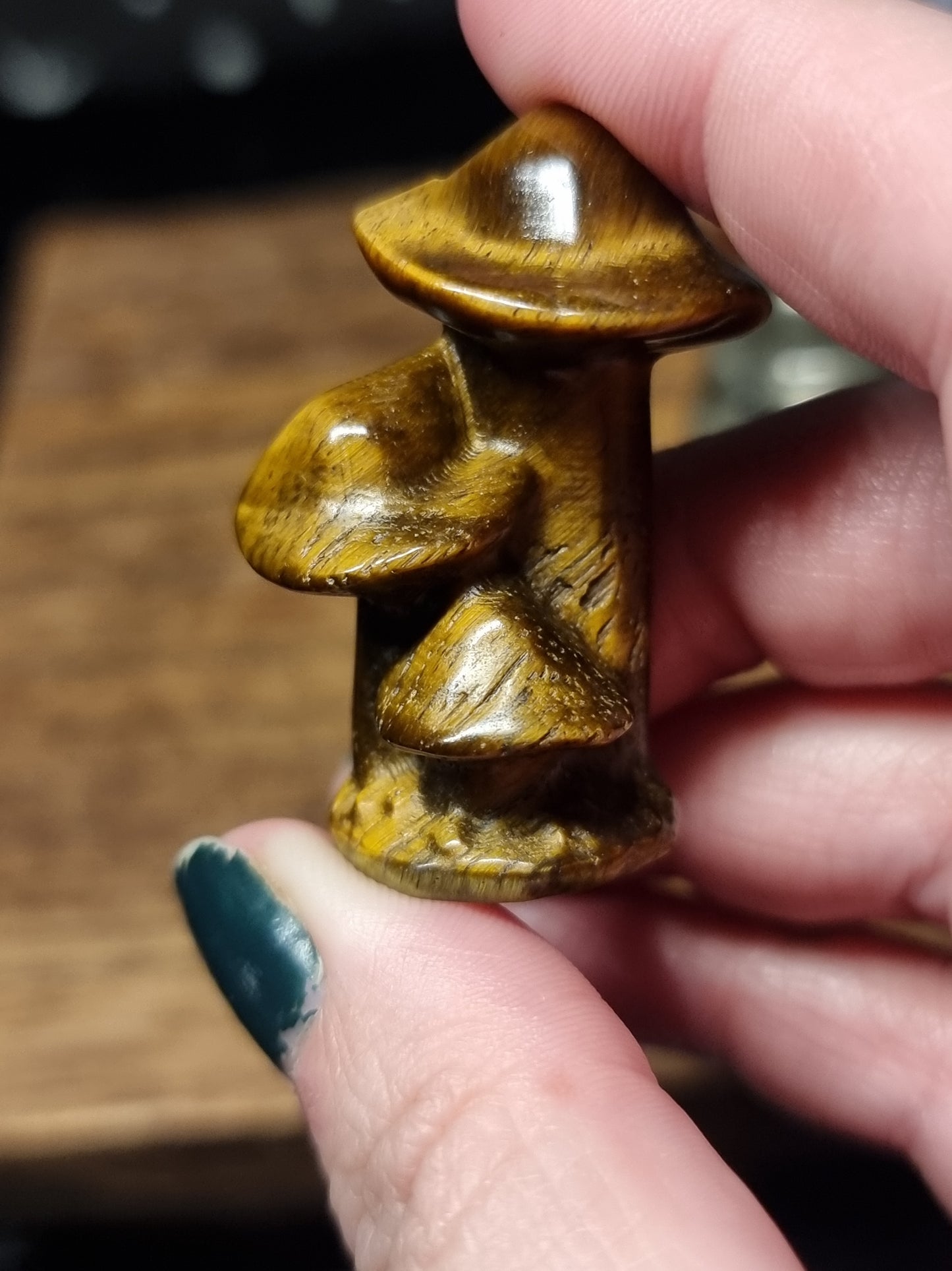 Triple mushroom carvings
