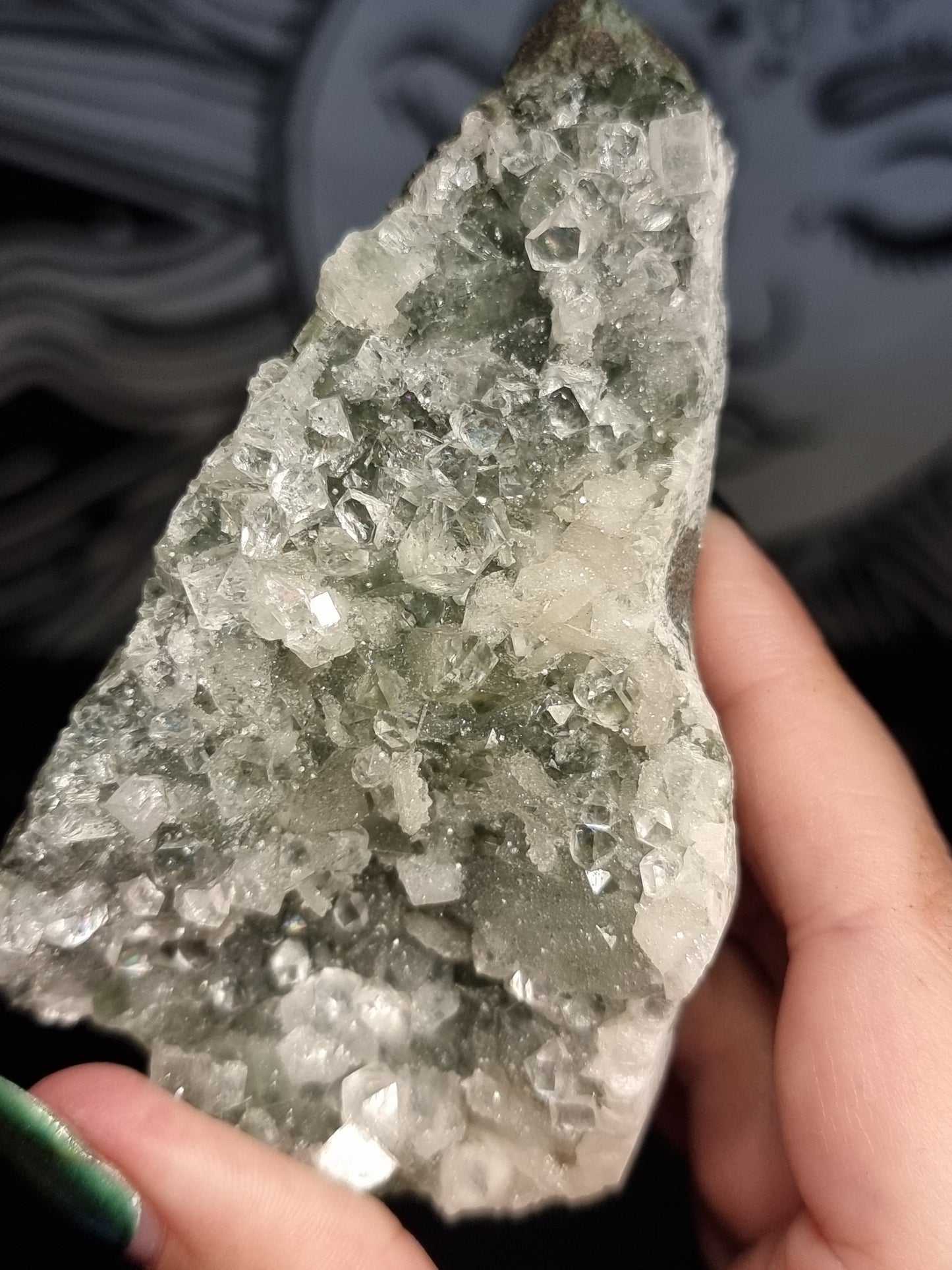 Marshy green apophyllite