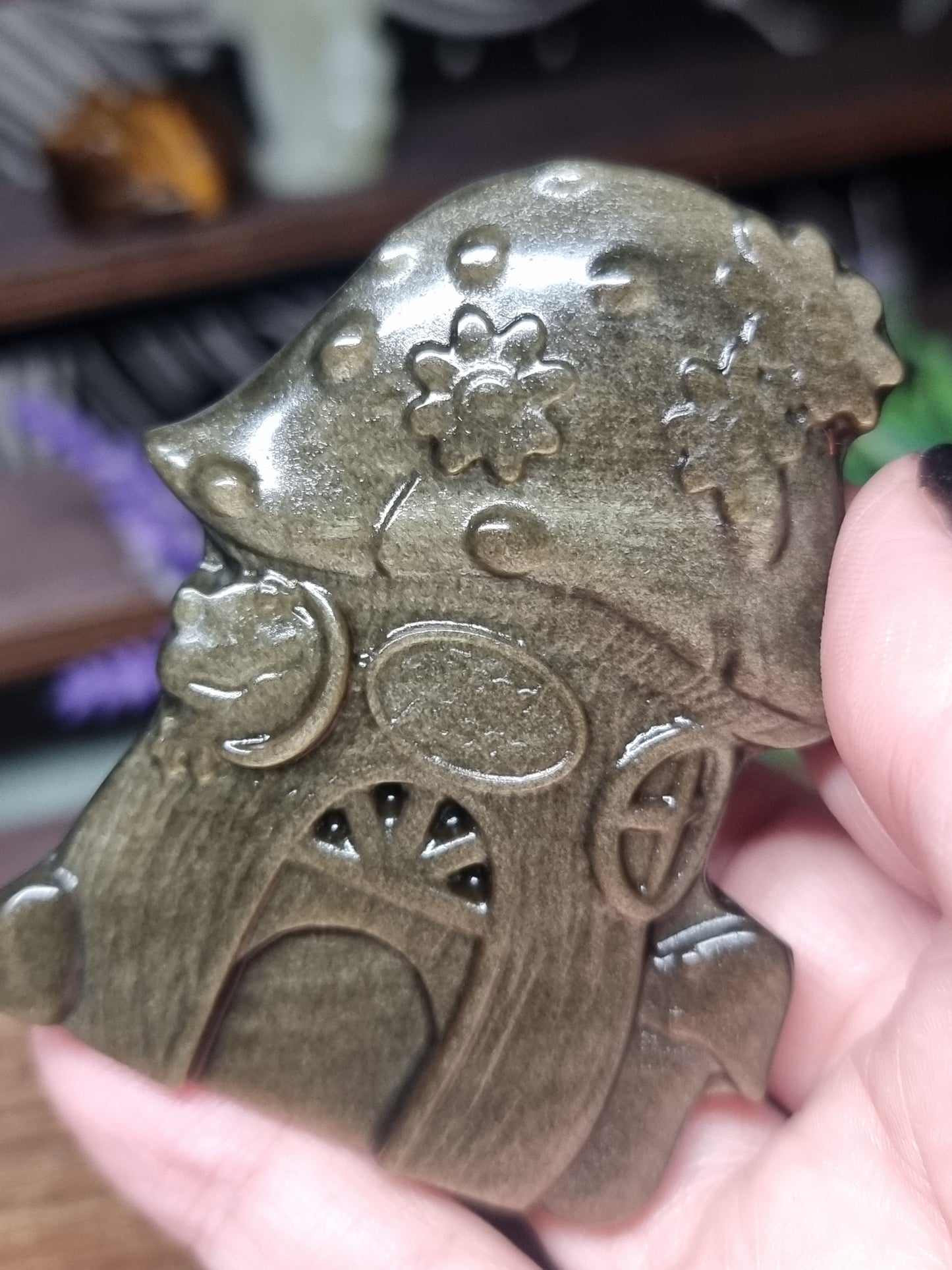 Gold obsidian mushroom house