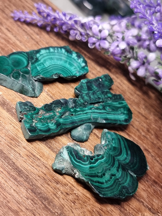 Small malachite slices