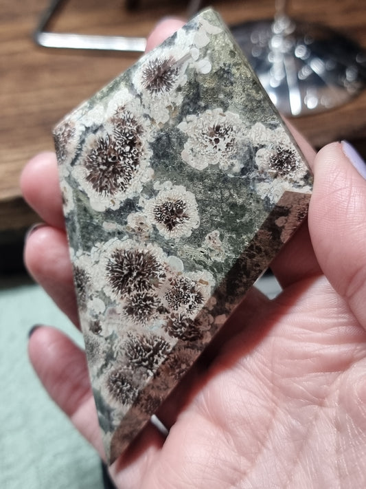 Green sakura jasper diamonds