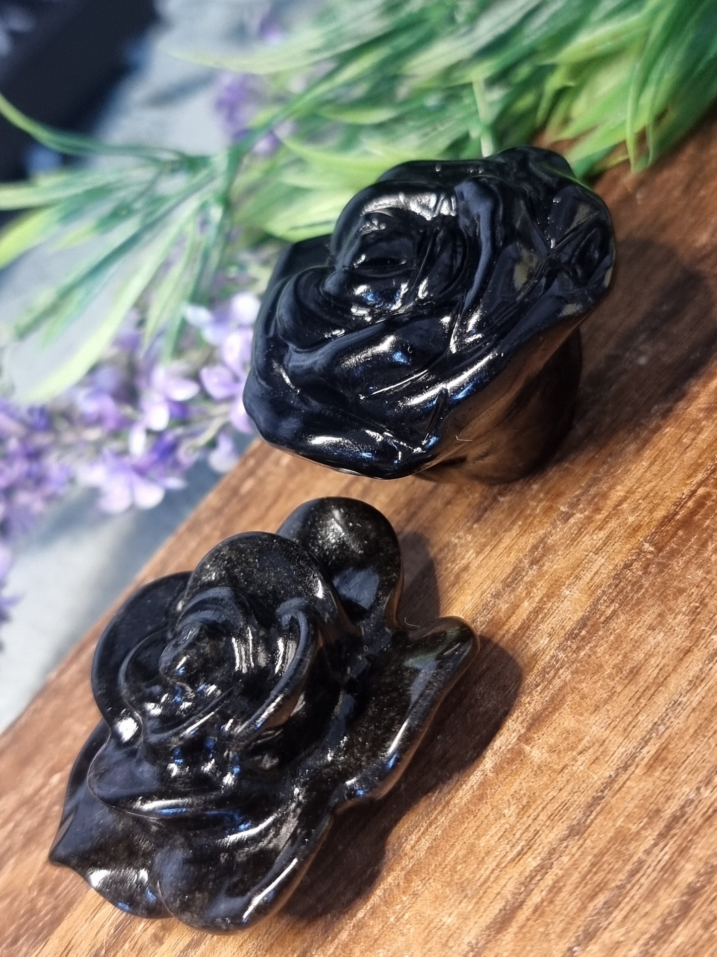 Obsidian roses