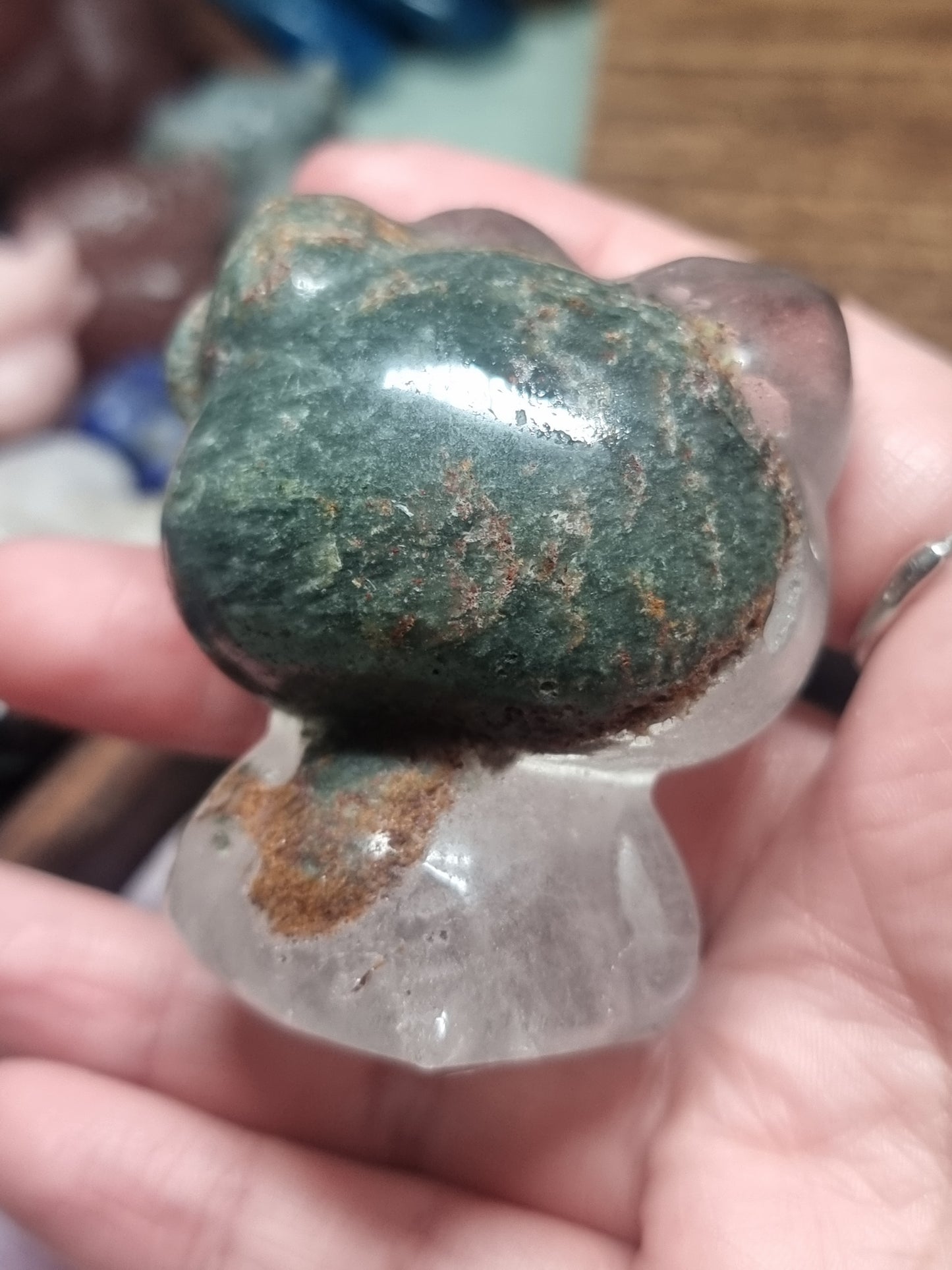 Garden quartz hello kitty carving