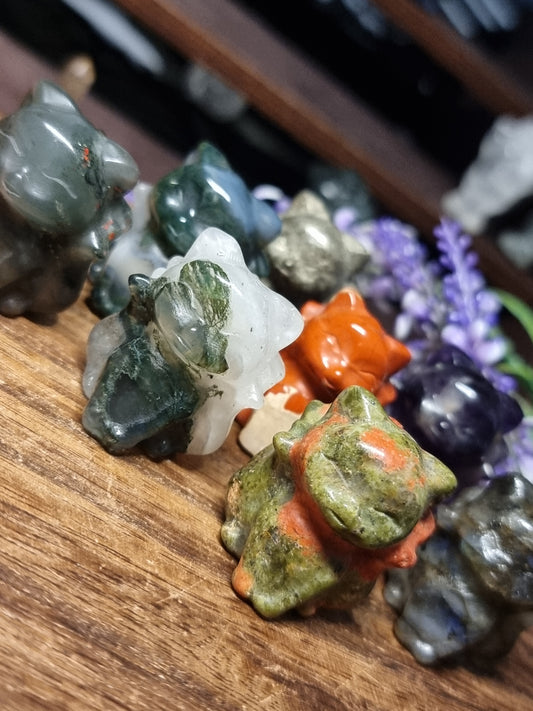 9 tail fox carvings