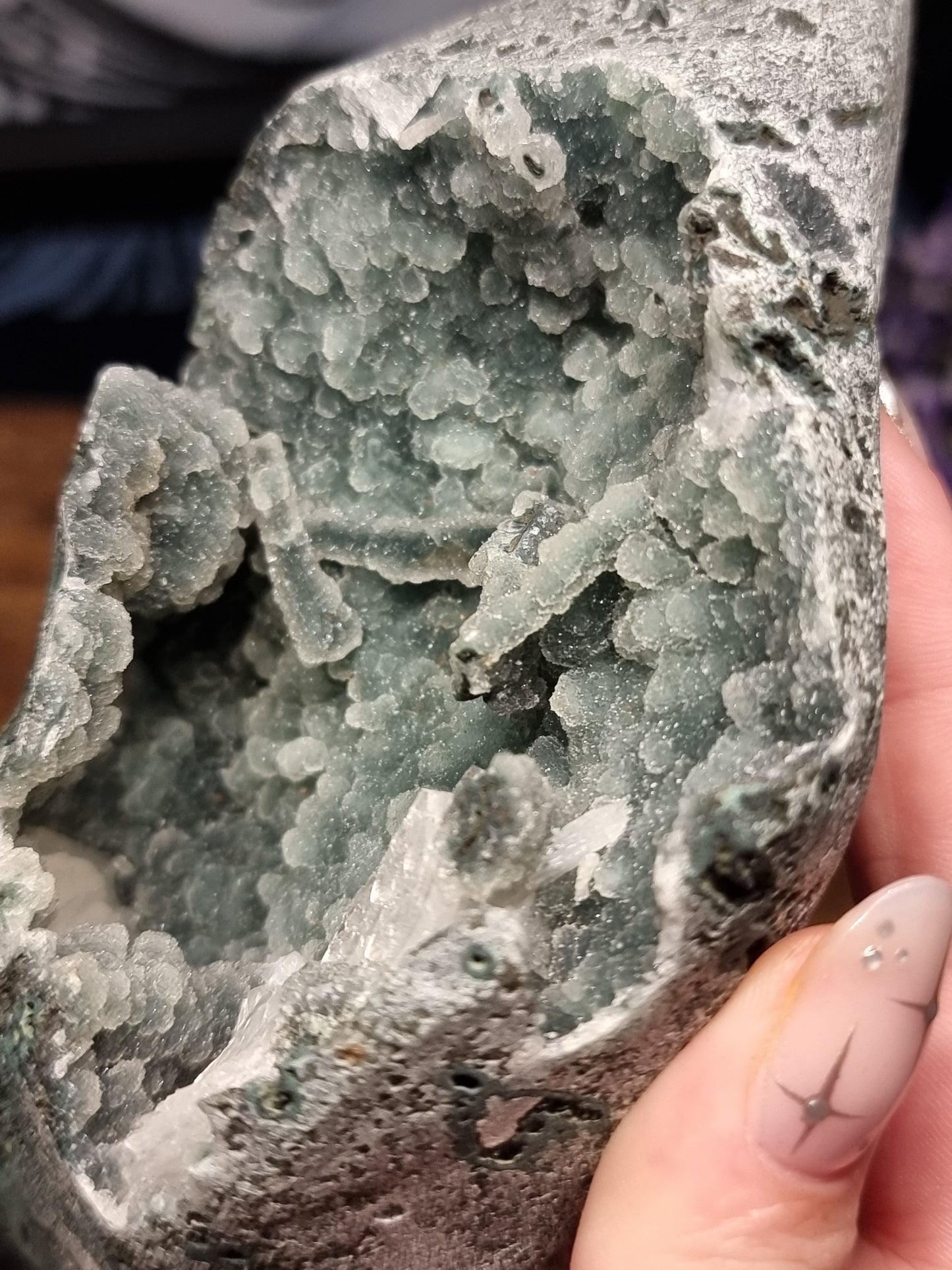 Green chalcedony with selenite