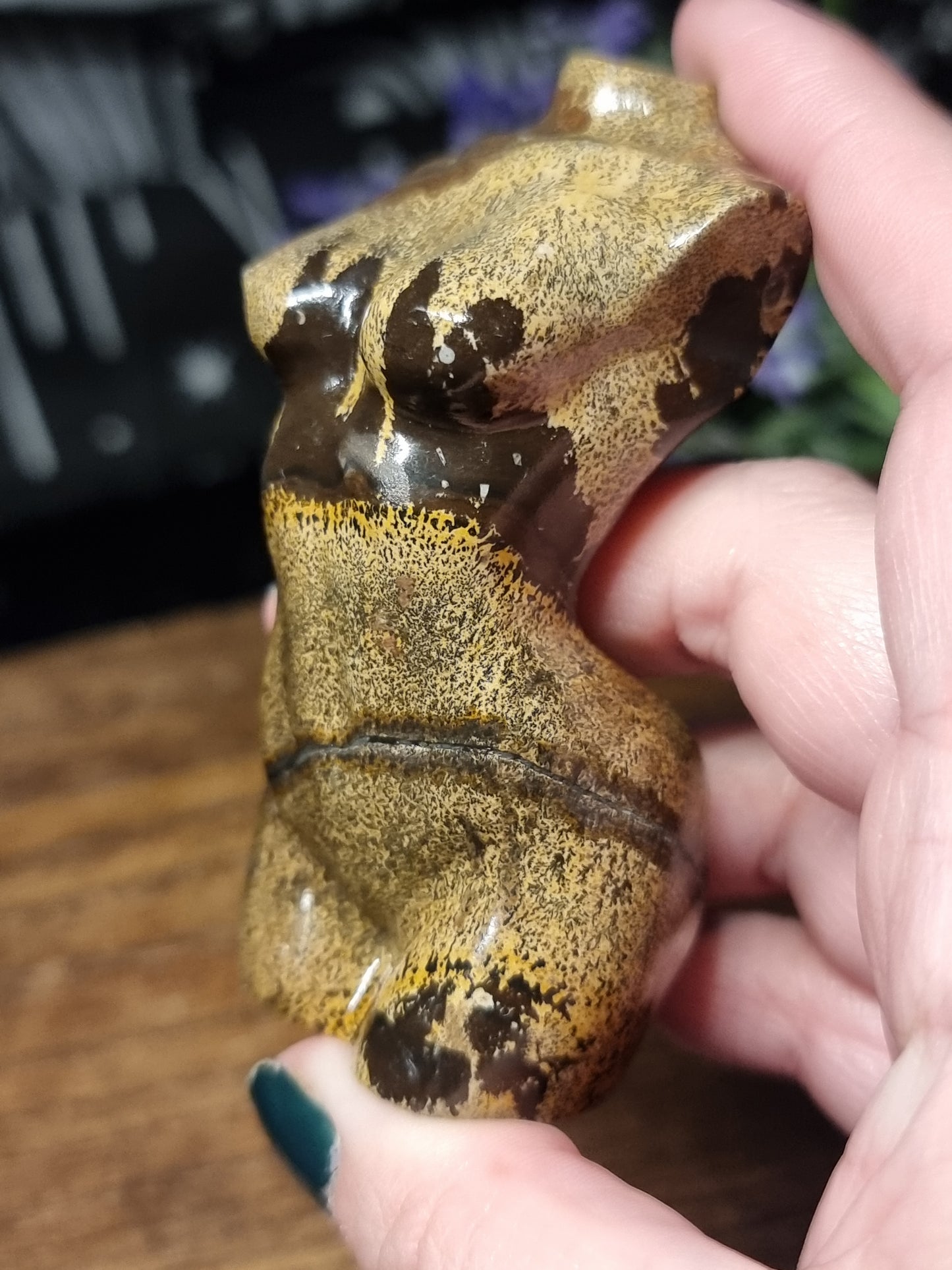 Picture jasper body carving