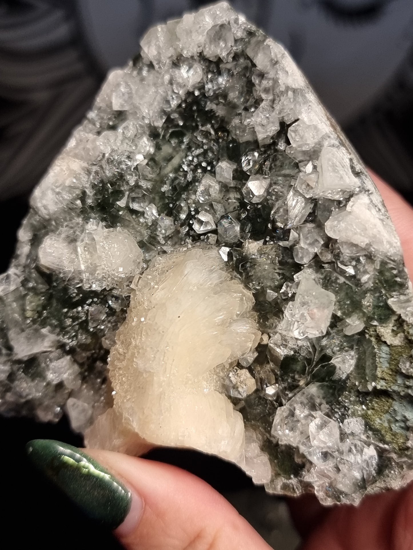 Marshy green apophyllite