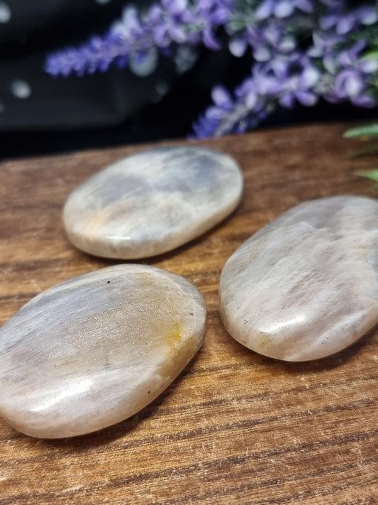Moonstone palmstone