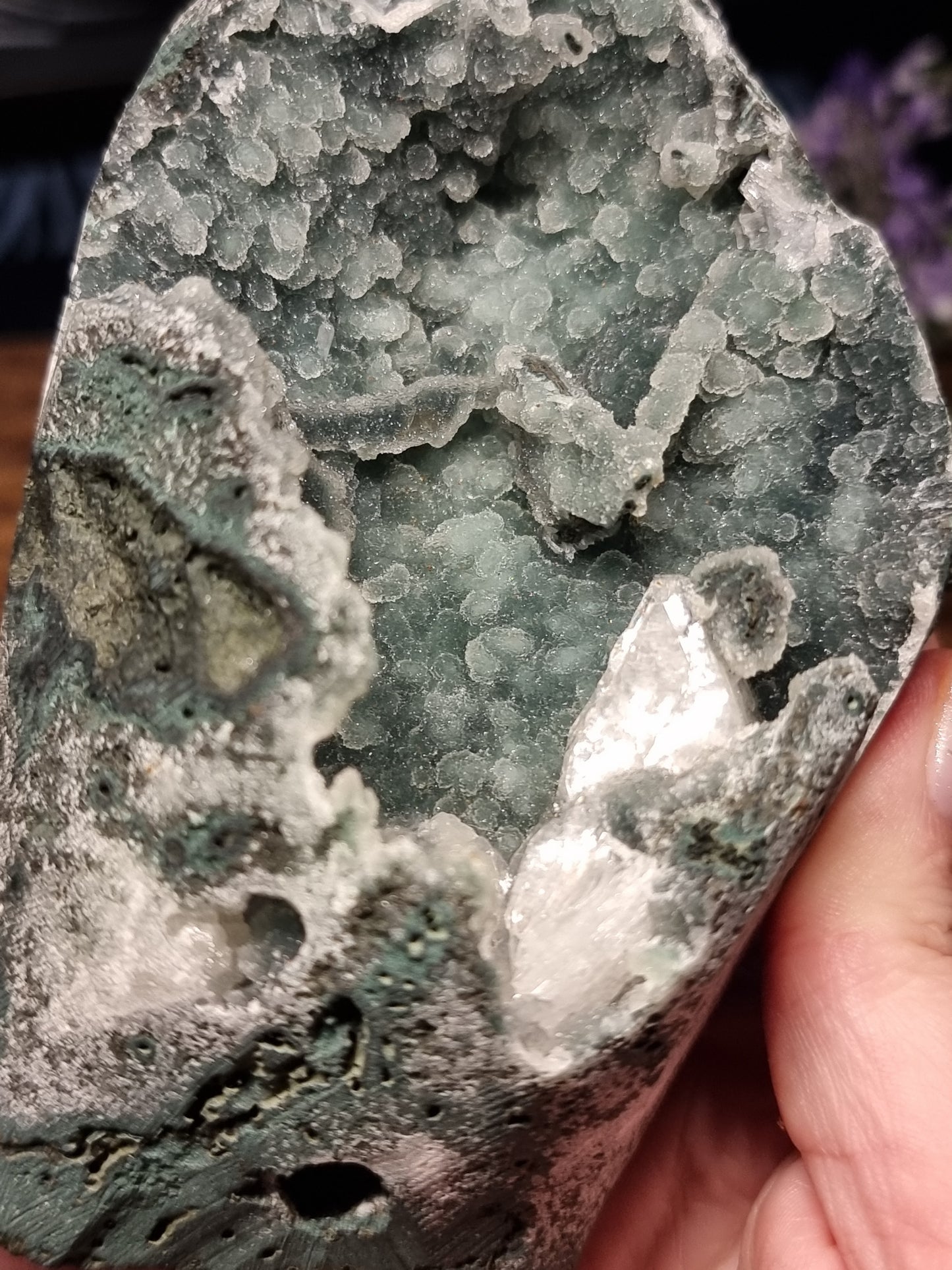 Green chalcedony with selenite