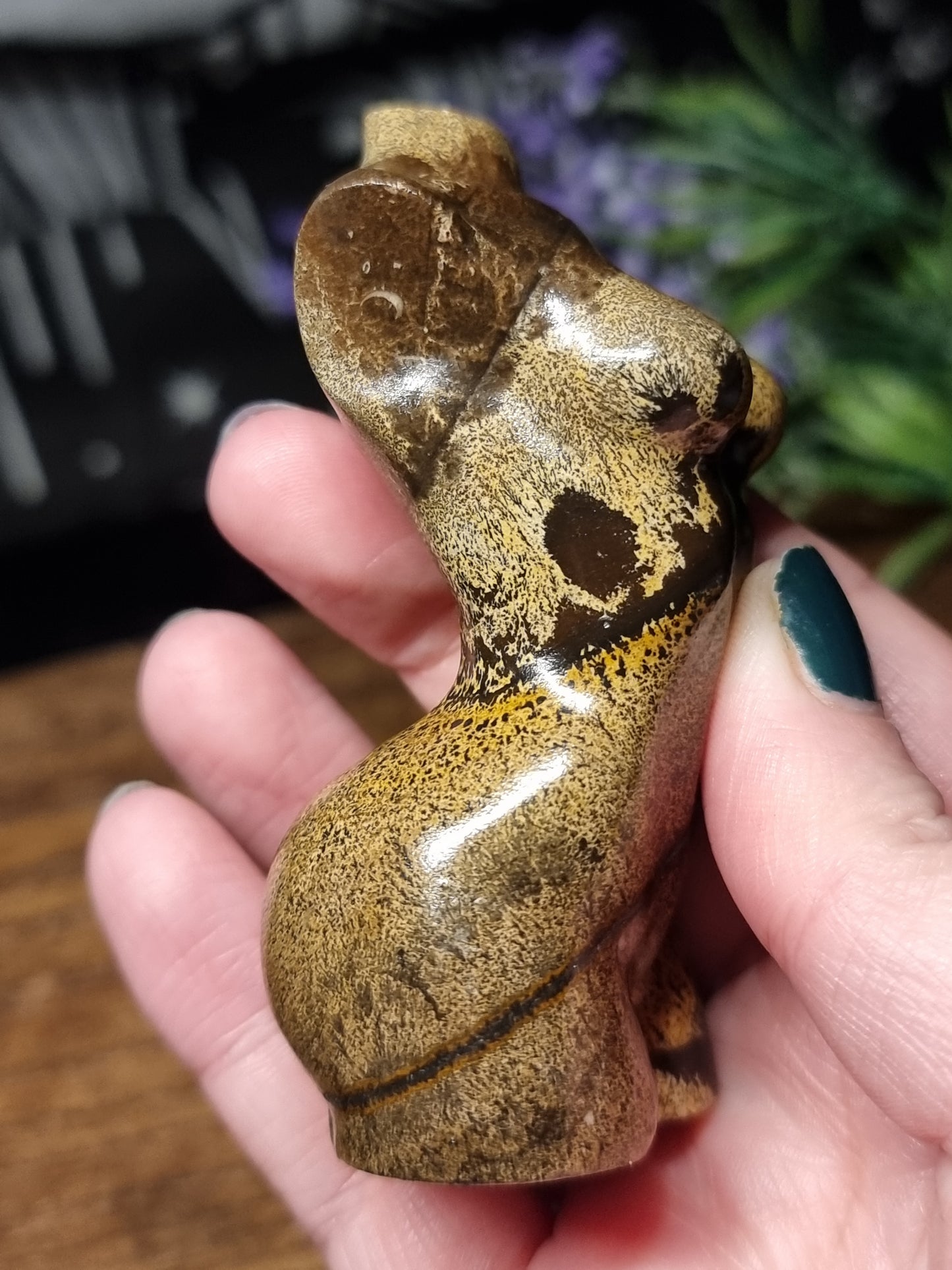 Picture jasper body carving