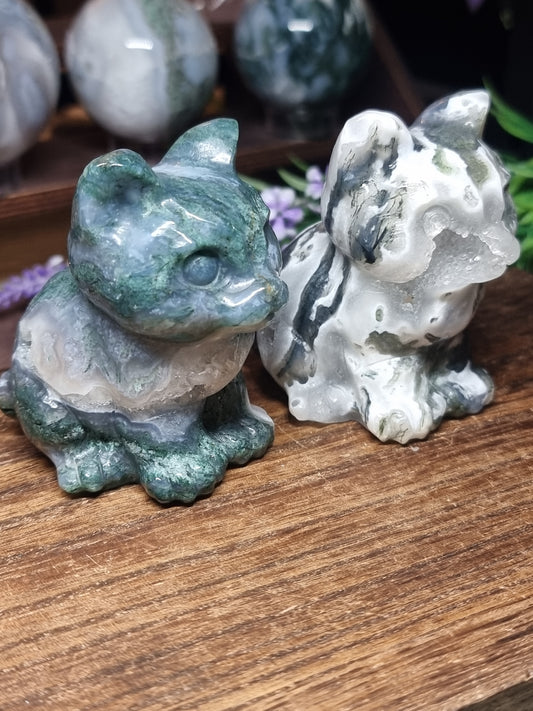 Moss agate cat carvings
