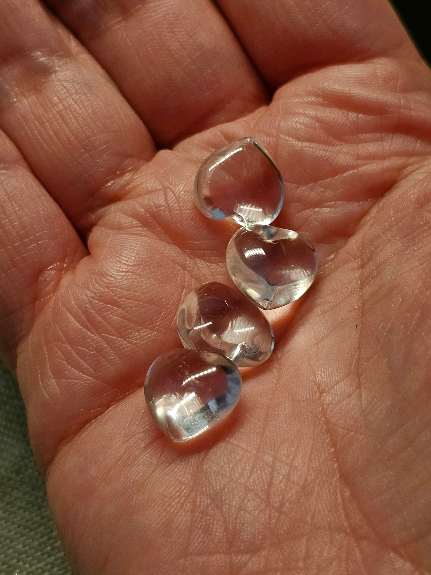 Mini clear quartz Hearts