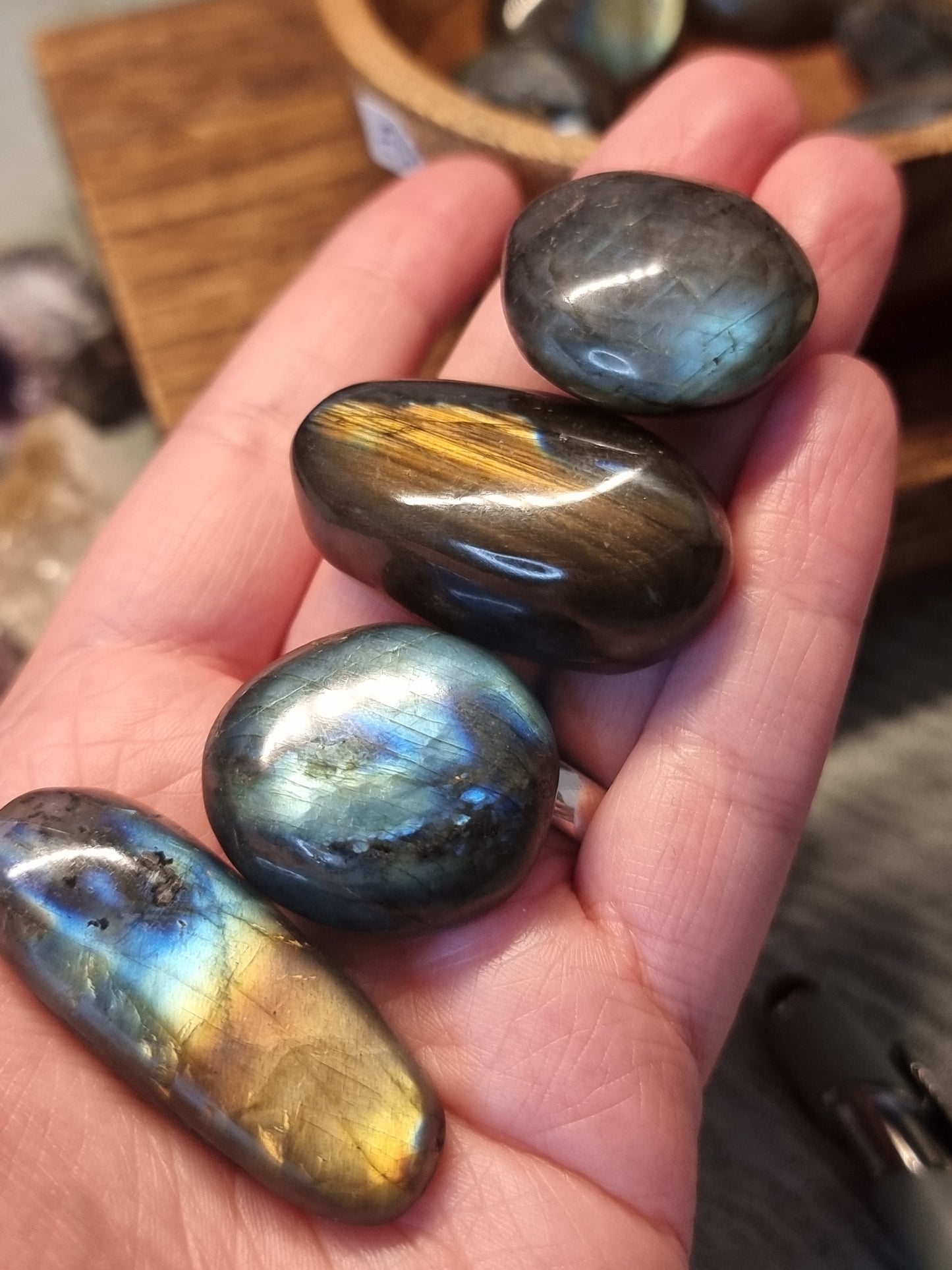 Labradorite tumblestones