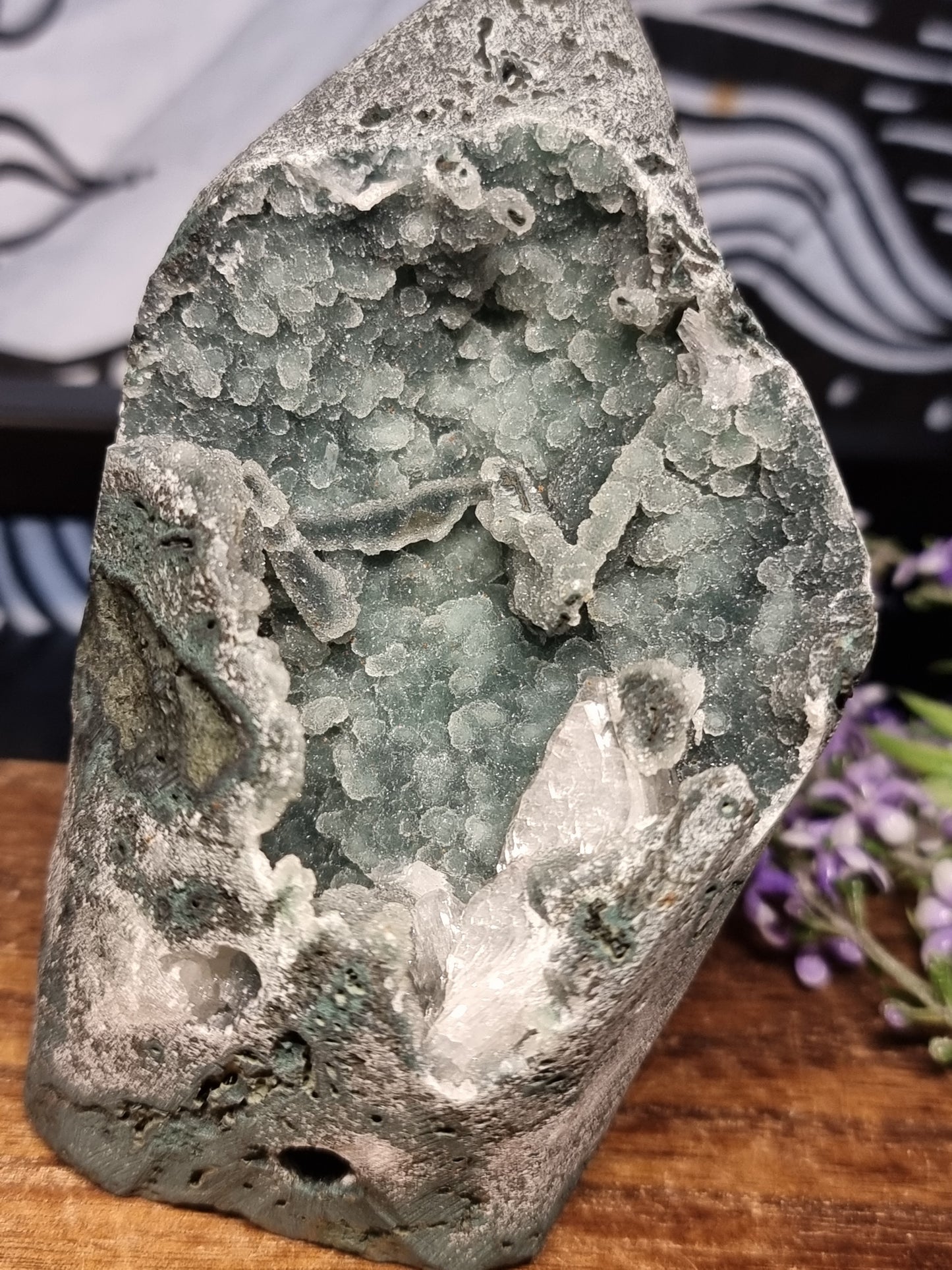 Green chalcedony with selenite