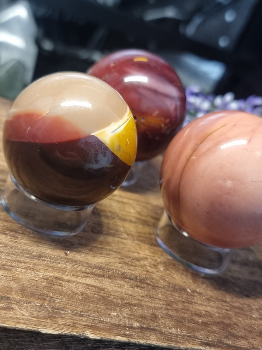 Mookaite spheres