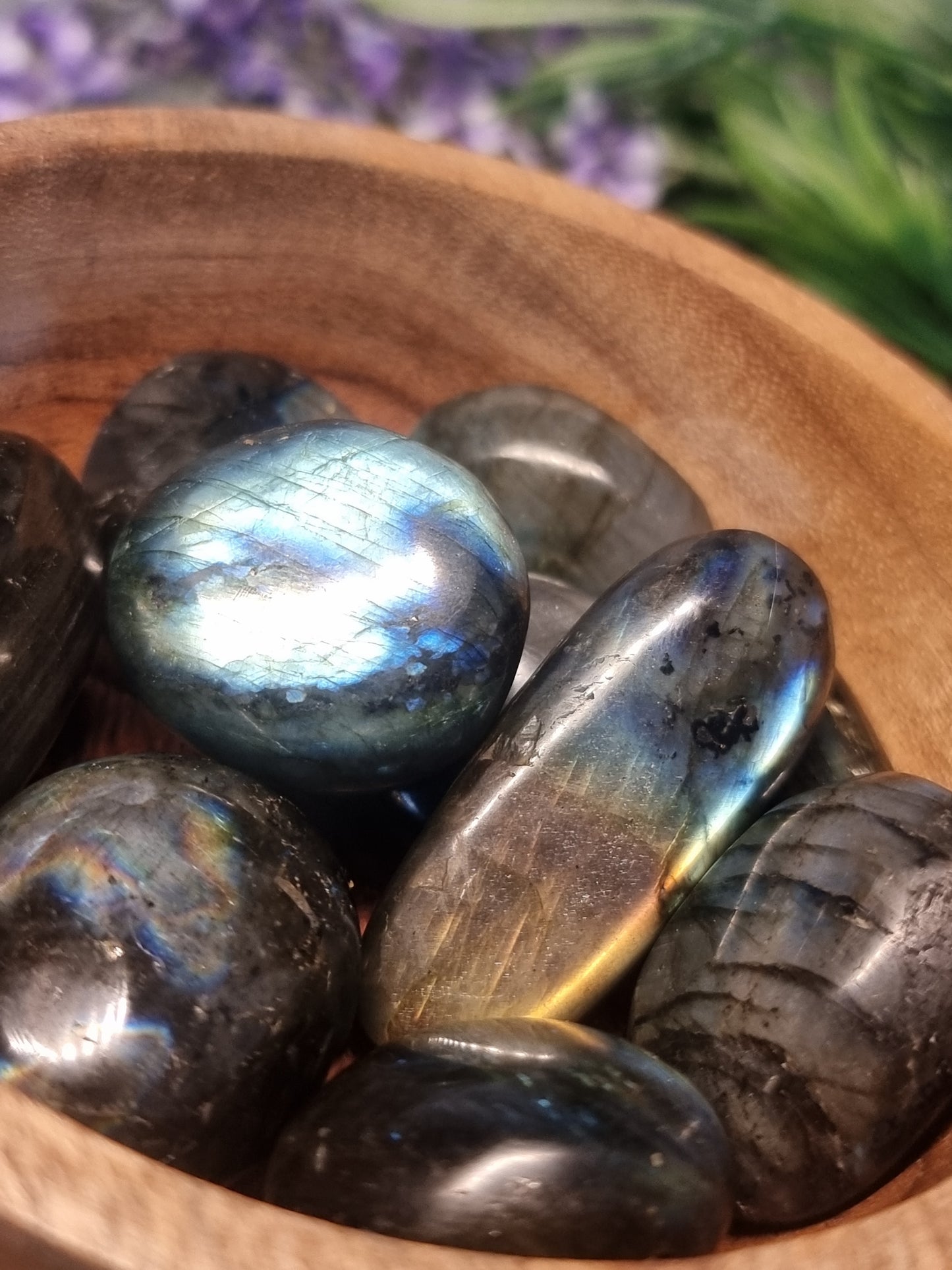 Labradorite tumblestones